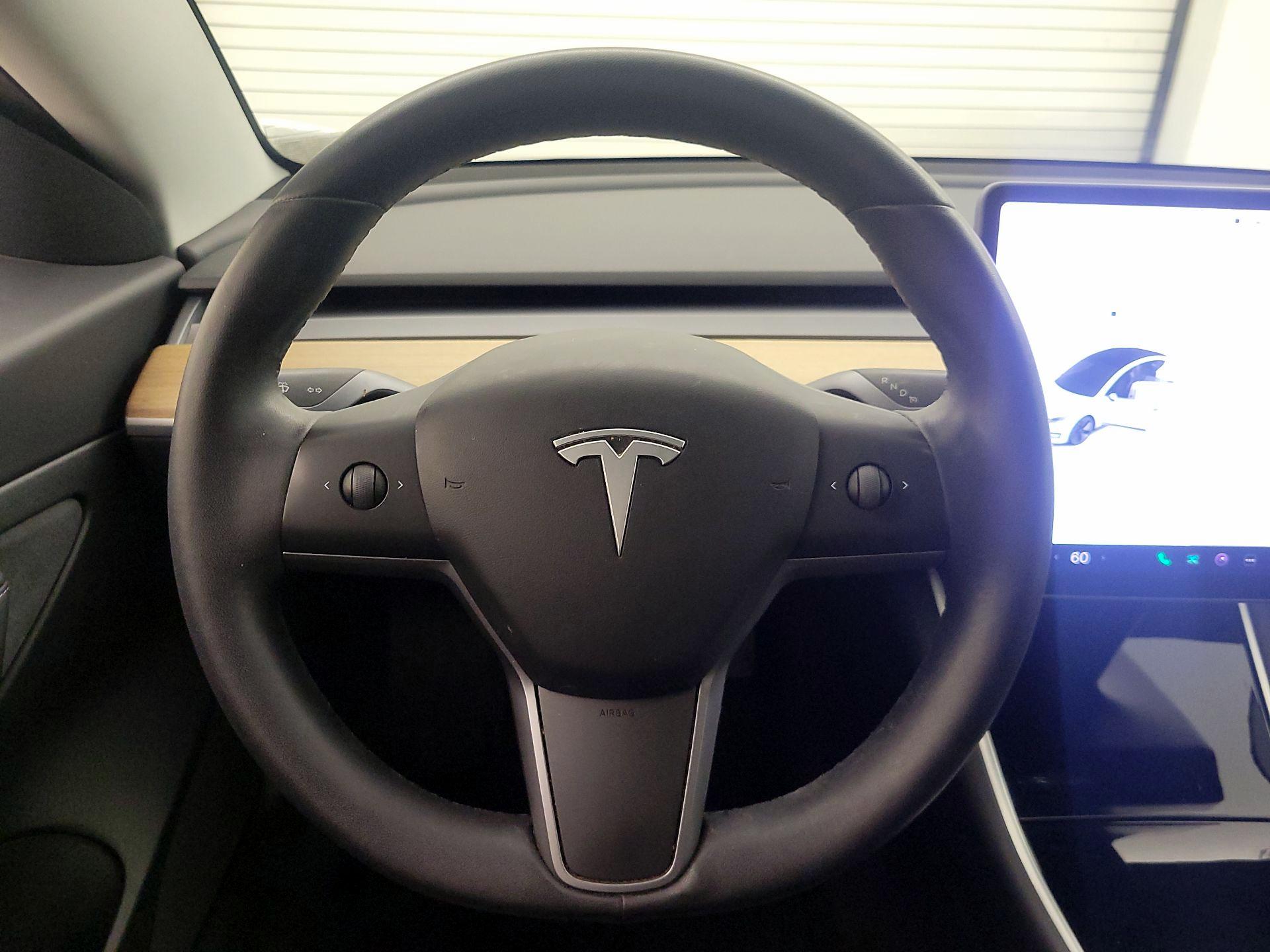 Thumbnail: 2020 Tesla Model 3 - 10