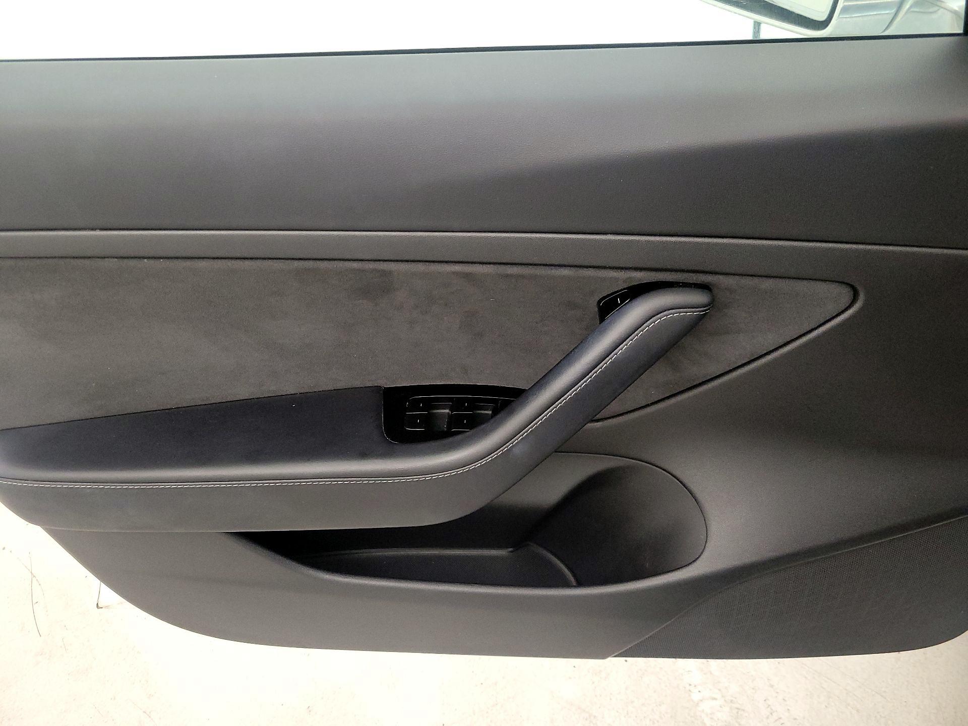 Thumbnail: 2020 Tesla Model 3 - 12