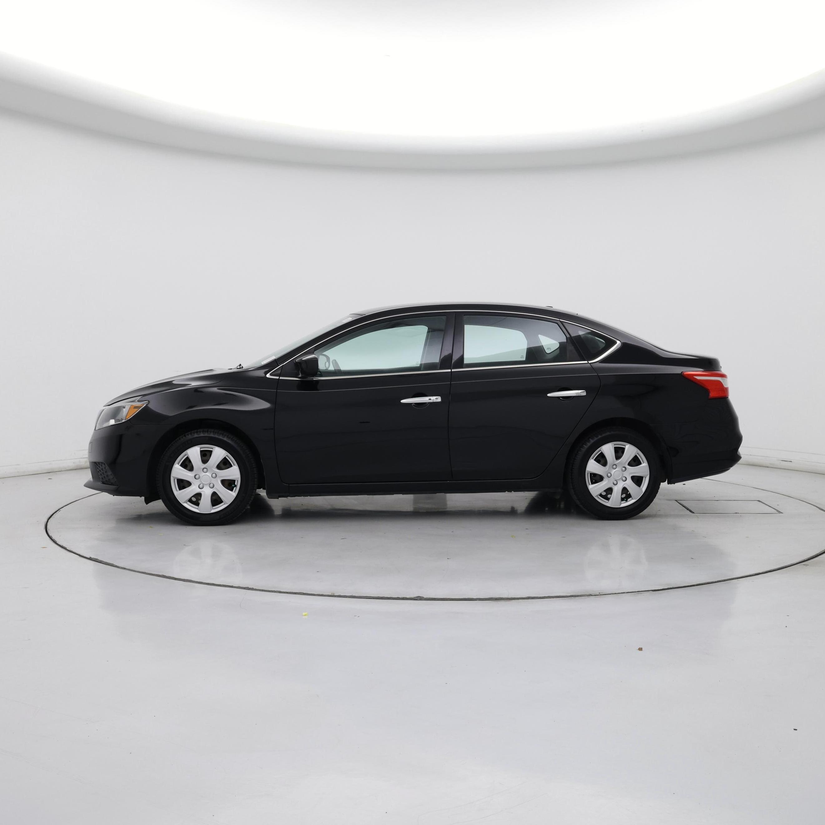 Thumbnail: 2017 Nissan Sentra - 3