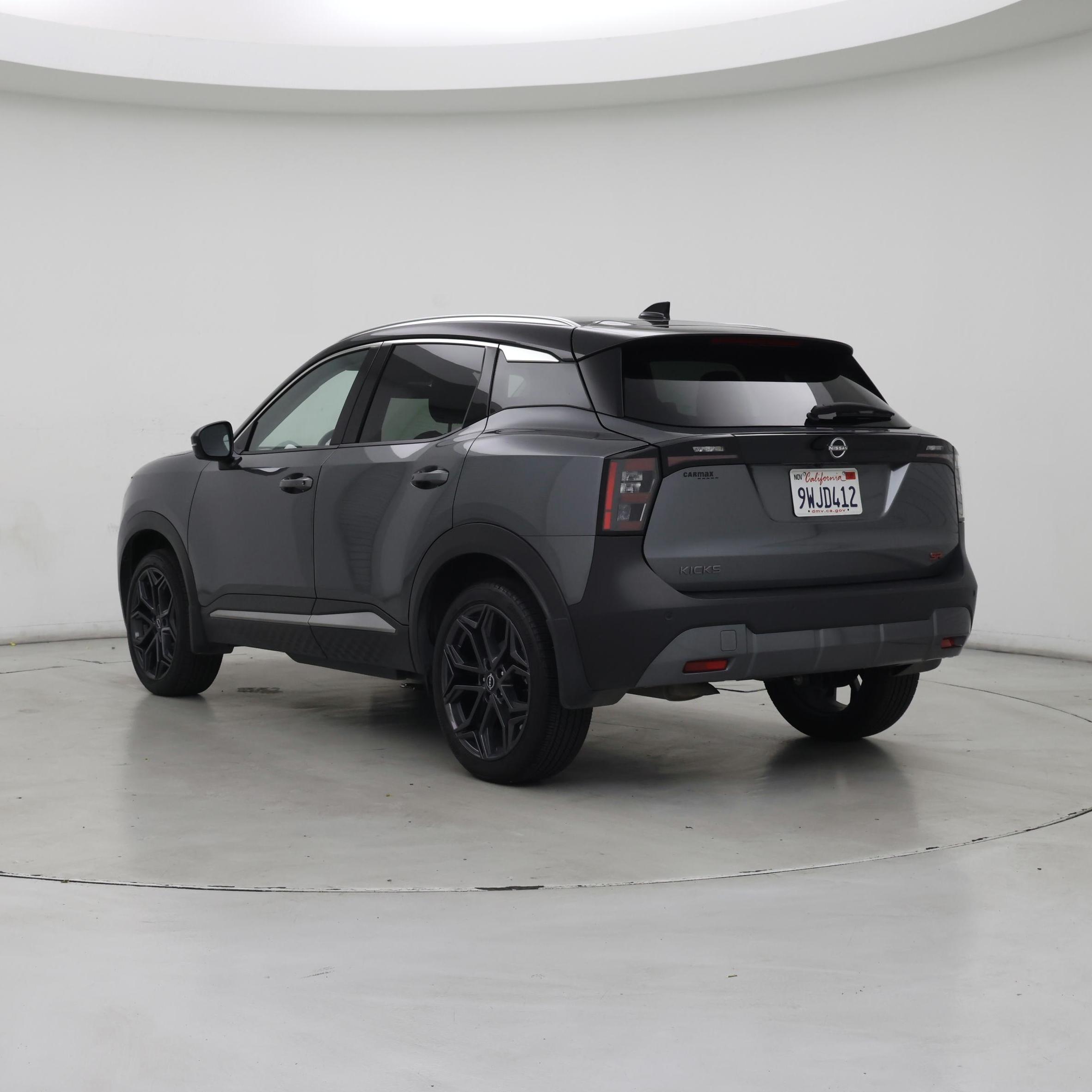 Thumbnail: 2025 Nissan Kicks - 2