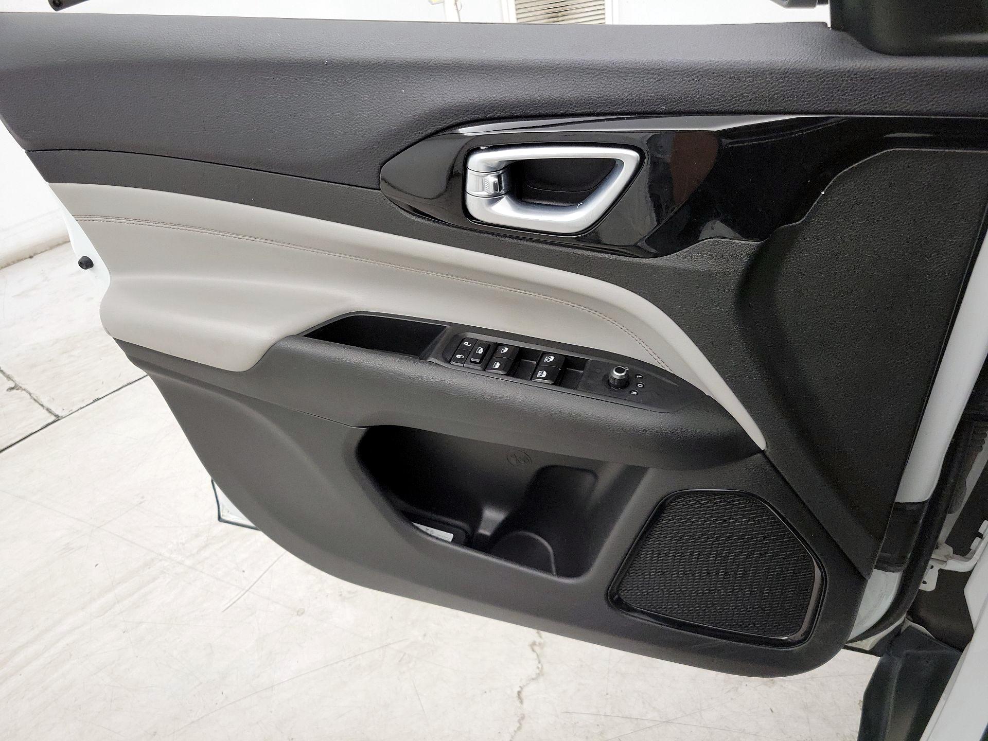 Thumbnail: 2023 Jeep Compass - 12