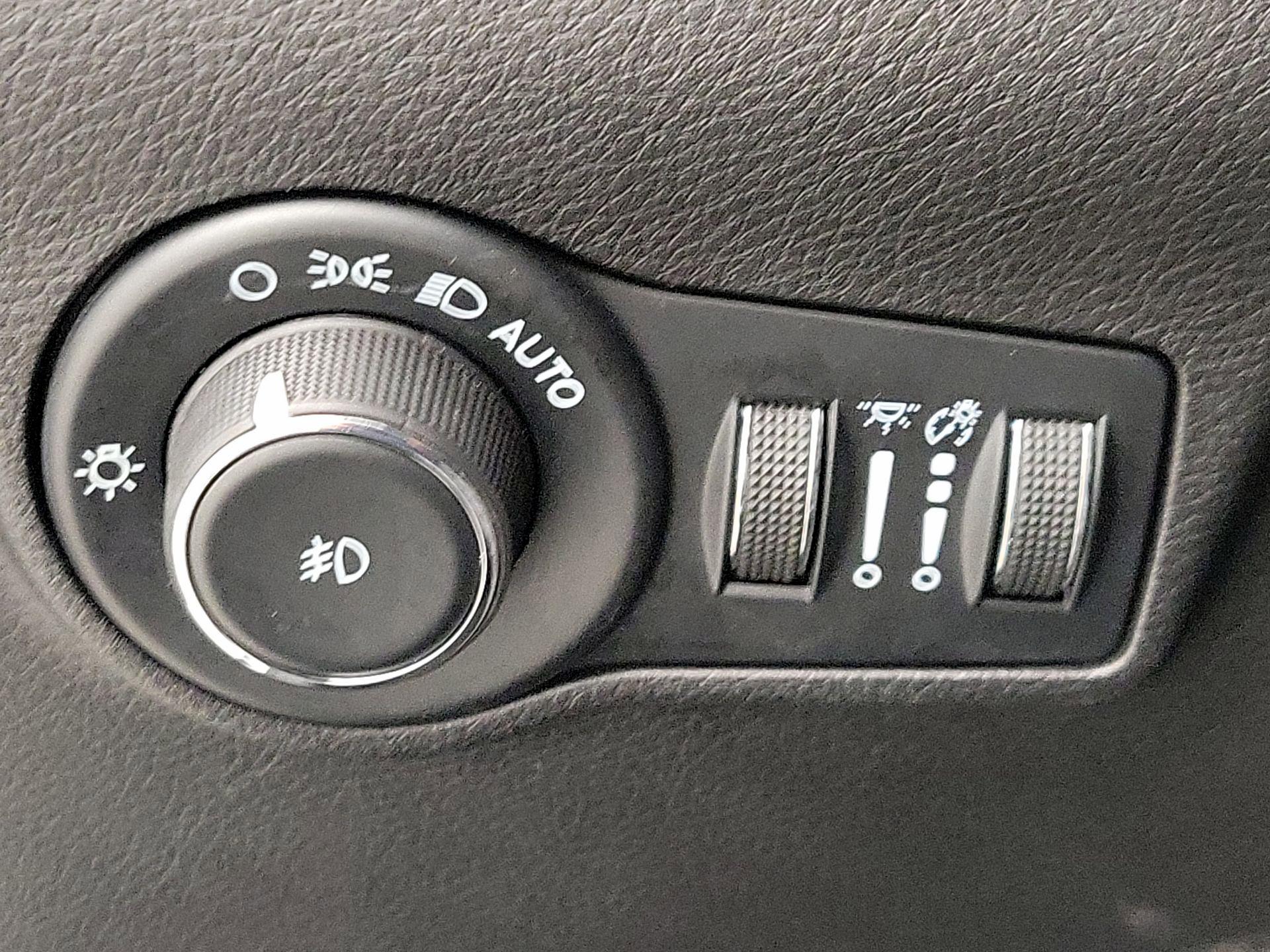 Thumbnail: 2023 Jeep Compass - 13