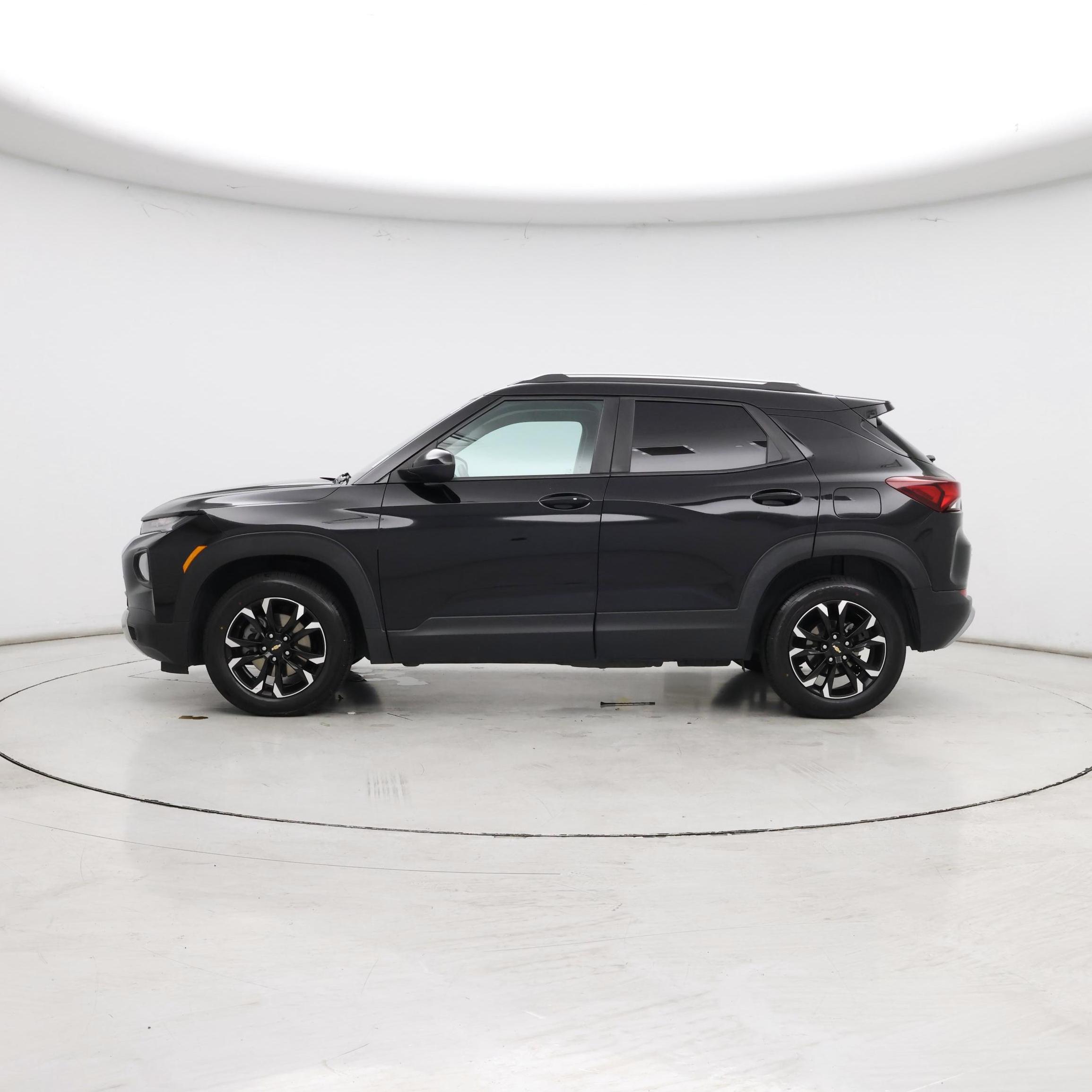 Thumbnail: 2021 Chevrolet TrailBlazer - 3