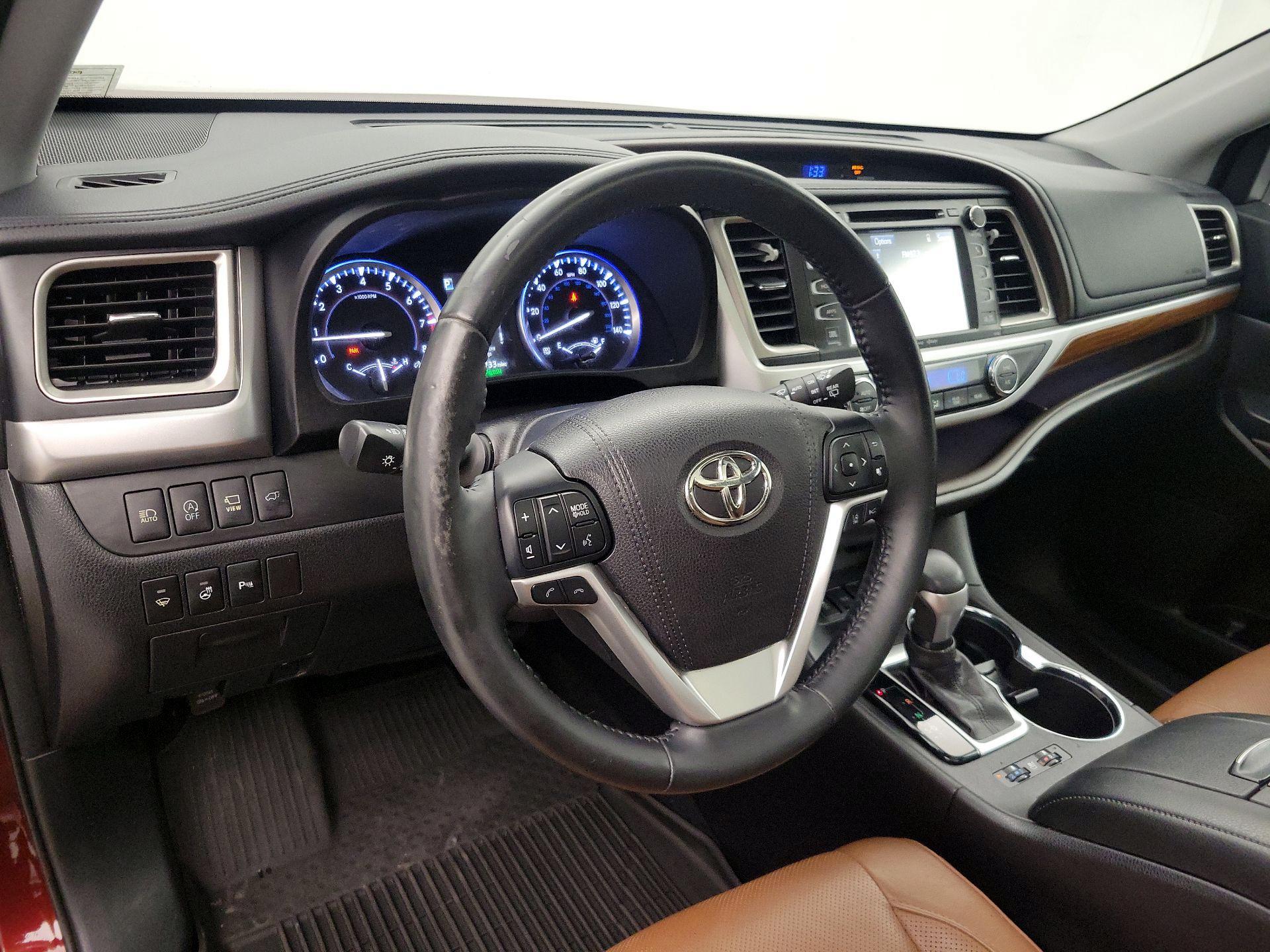 Thumbnail: 2017 Toyota Highlander - 9
