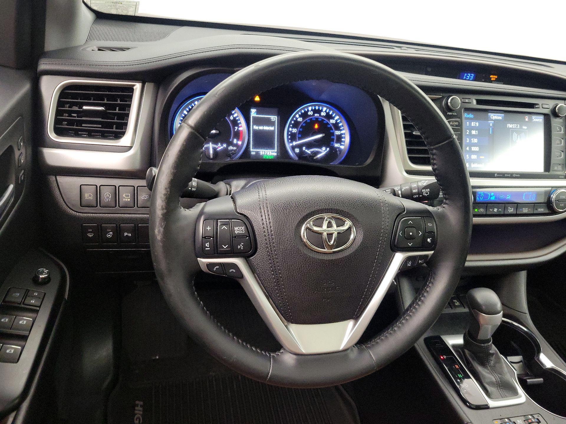 Thumbnail: 2017 Toyota Highlander - 10