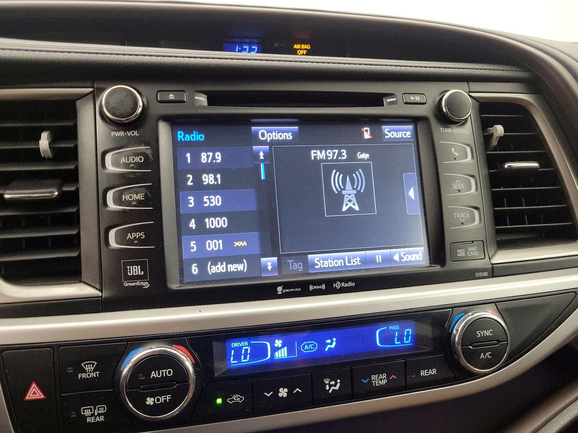 Thumbnail: 2017 Toyota Highlander - 15
