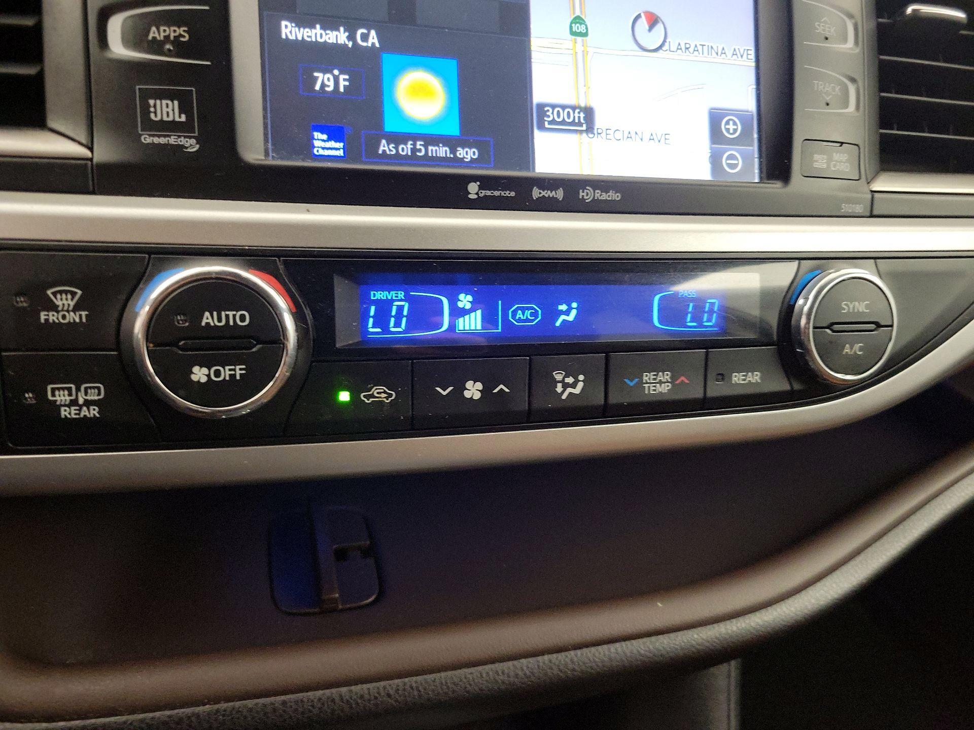 Thumbnail: 2017 Toyota Highlander - 16