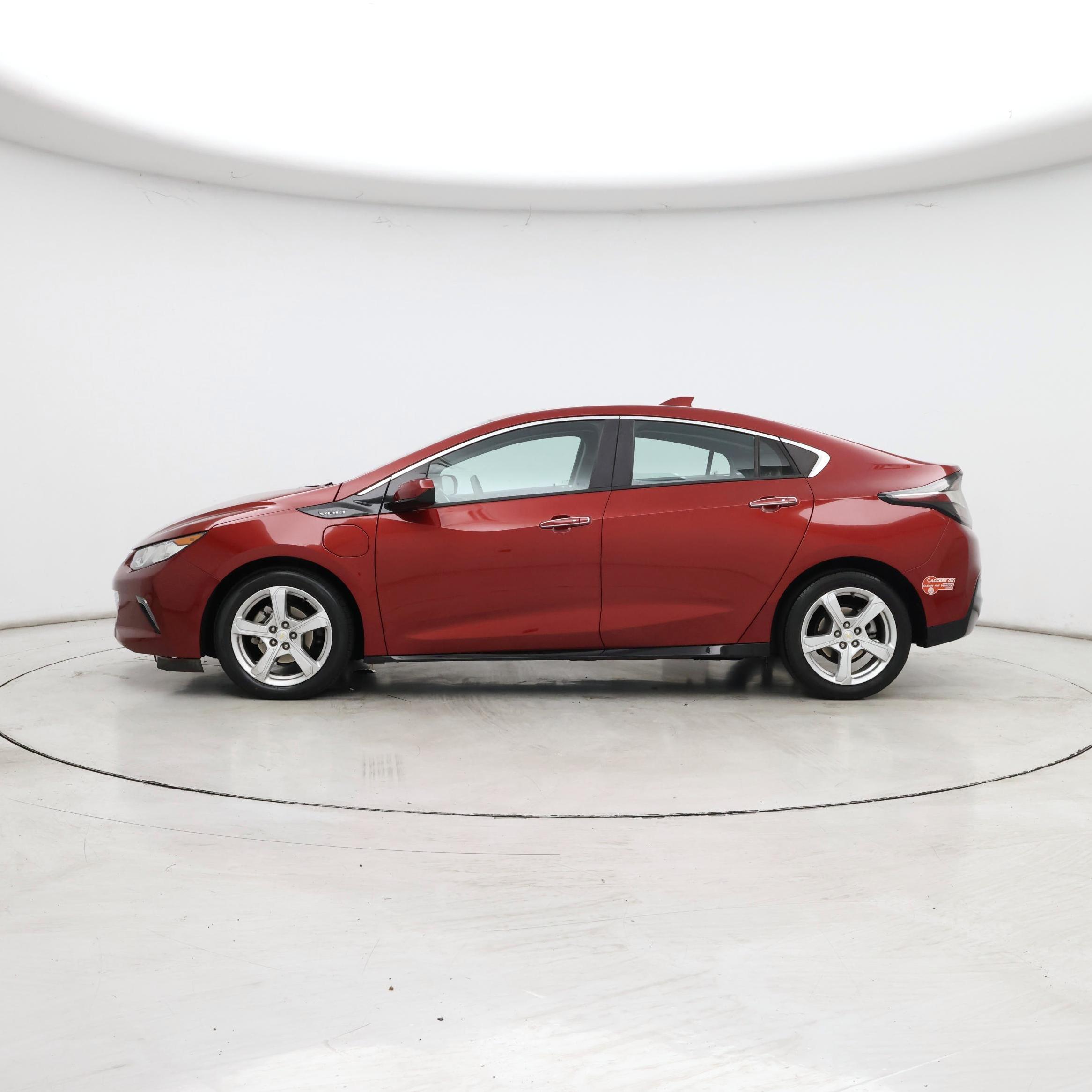 Thumbnail: 2018 Chevrolet Volt - 3