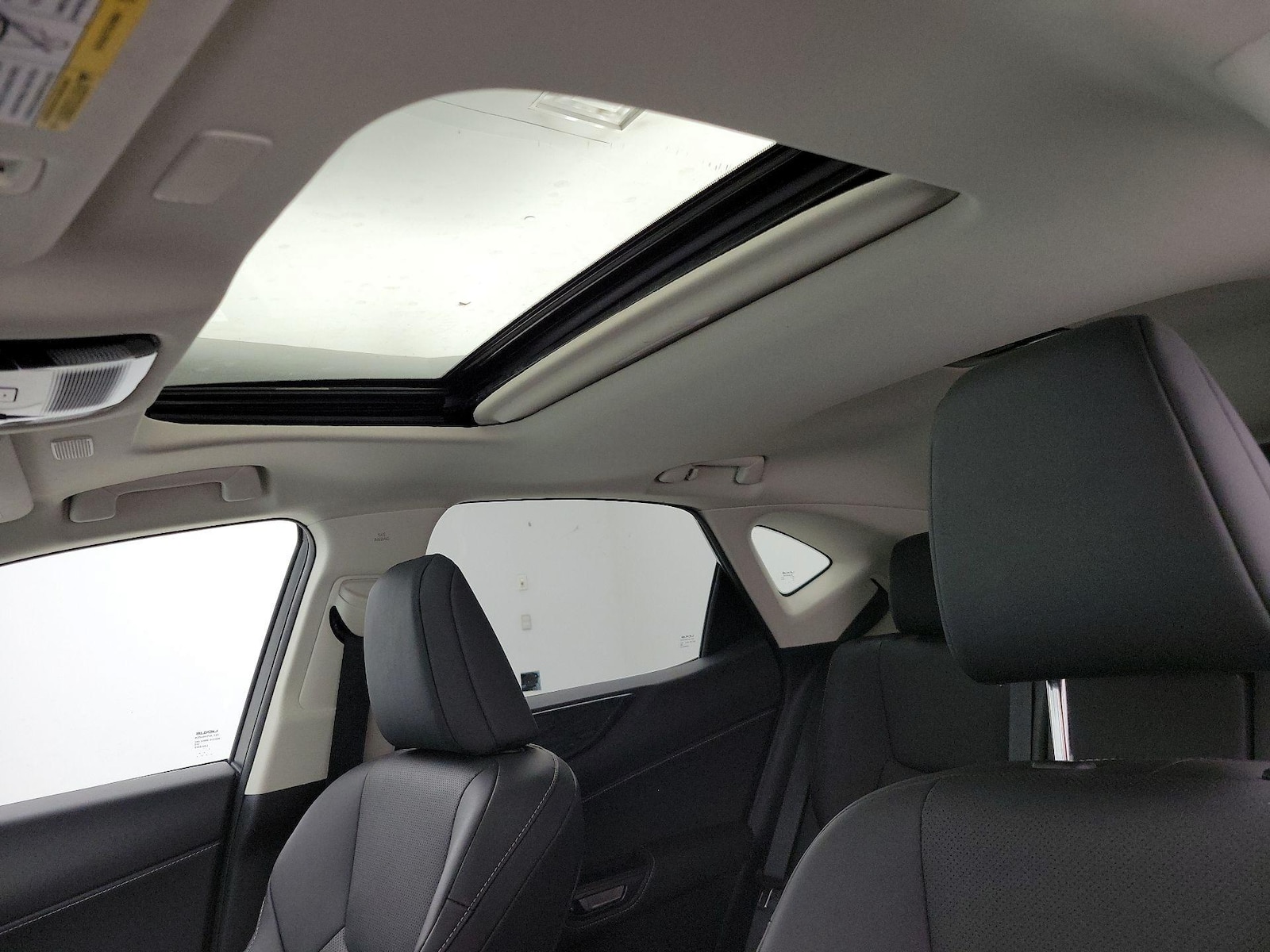 Sunroof(s) & Overhead Airbags