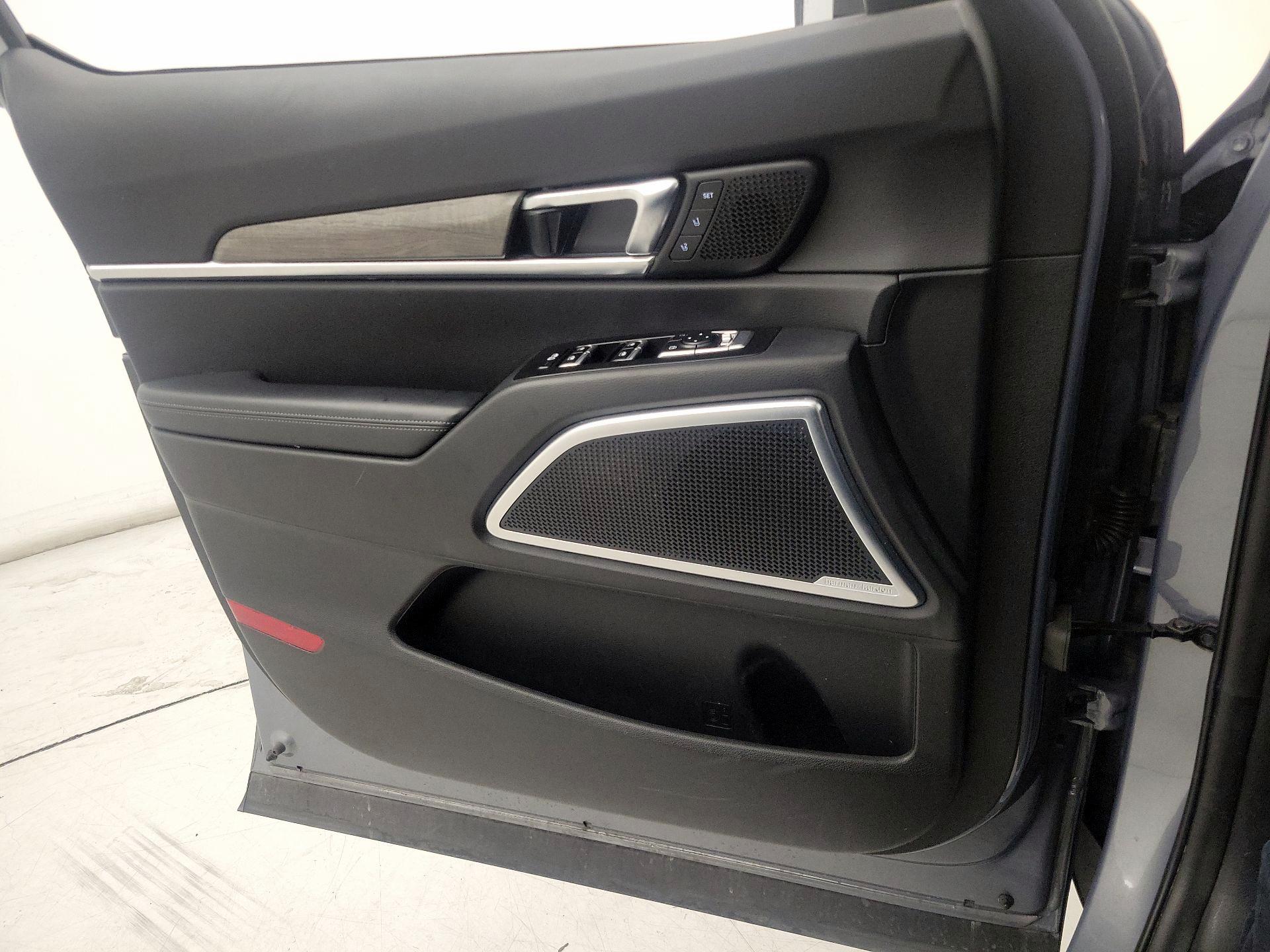 Thumbnail: 2020 Kia Telluride - 12