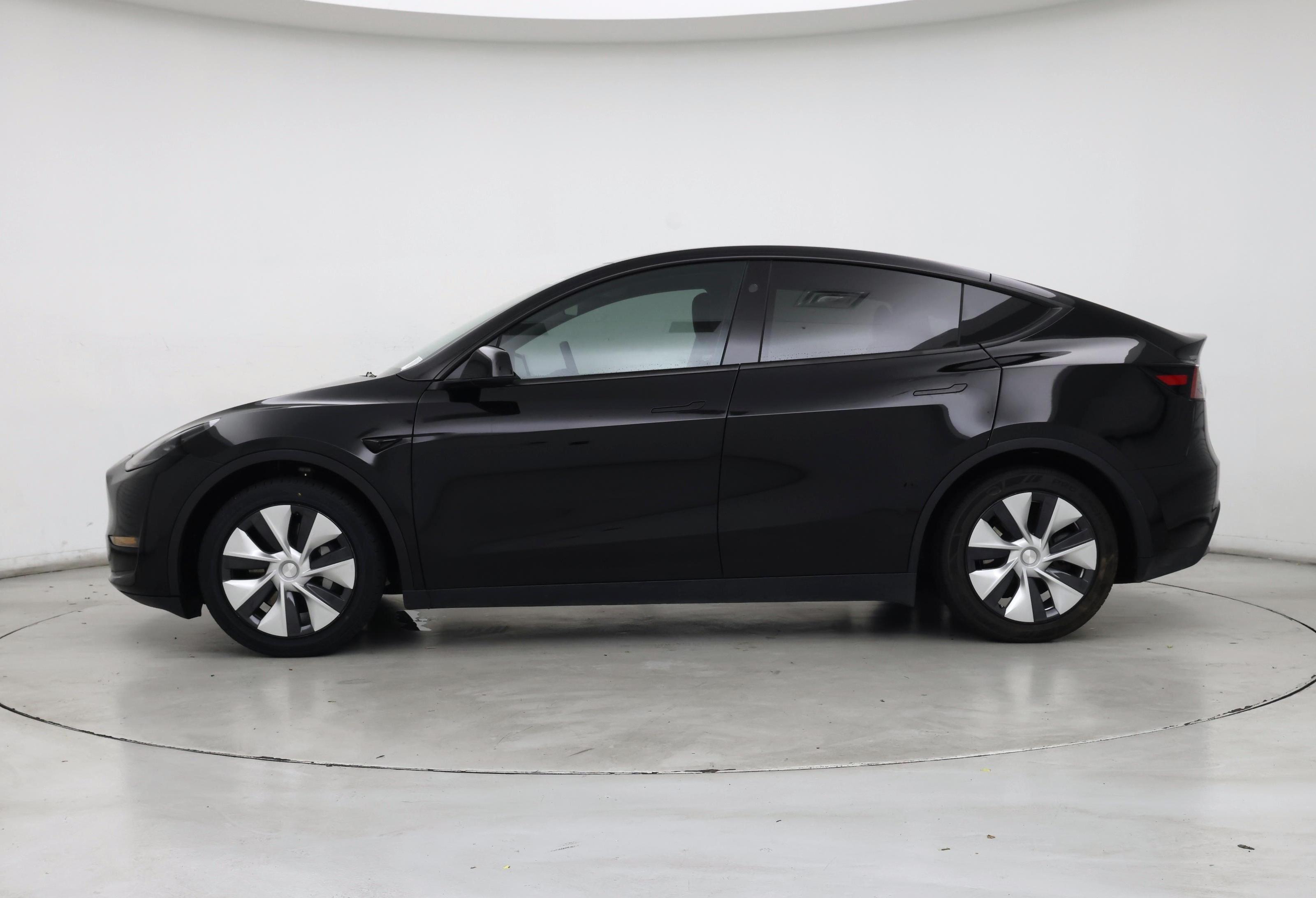Thumbnail: 2023 Tesla Model Y - 3