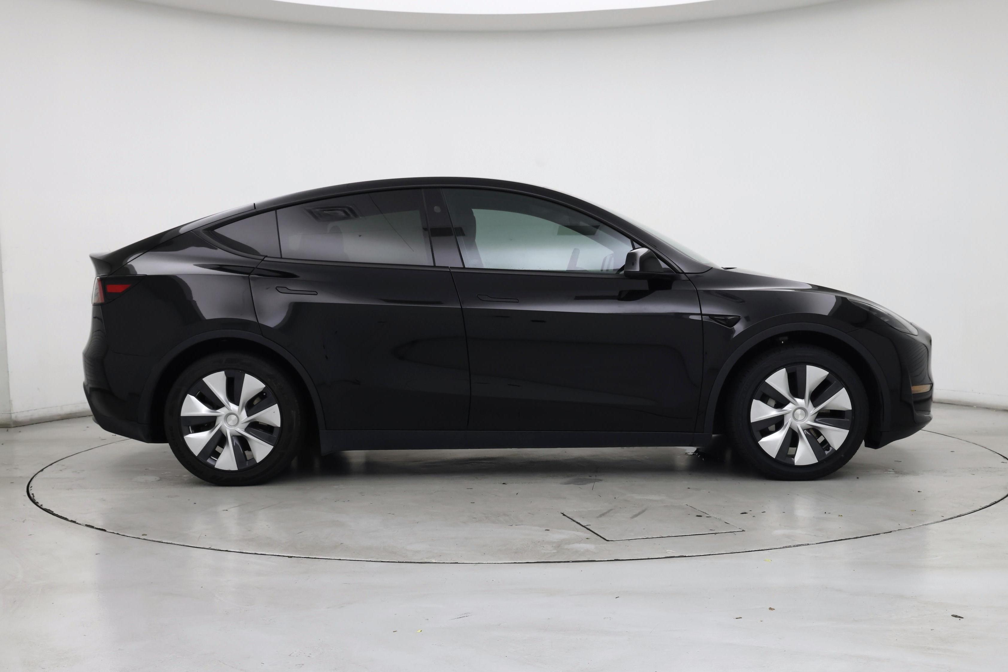 Thumbnail: 2023 Tesla Model Y - 7