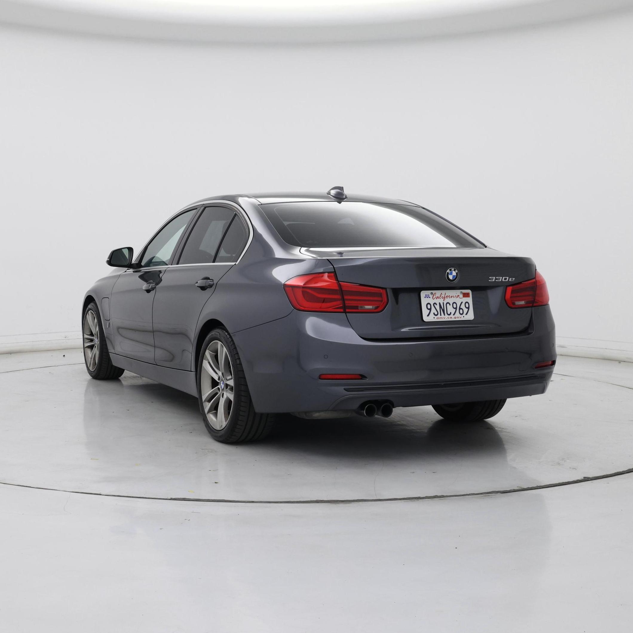 Thumbnail: 2017 BMW 3 Series - 2