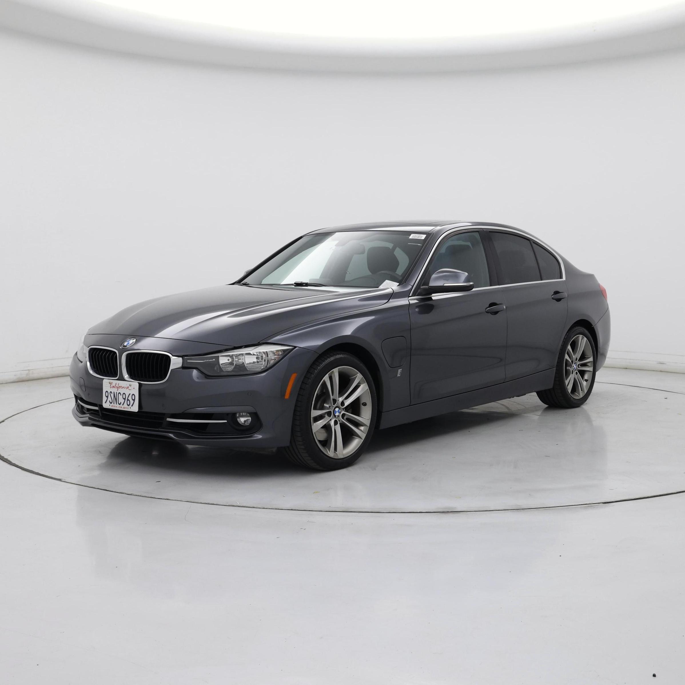 Thumbnail: 2017 BMW 3 Series - 4