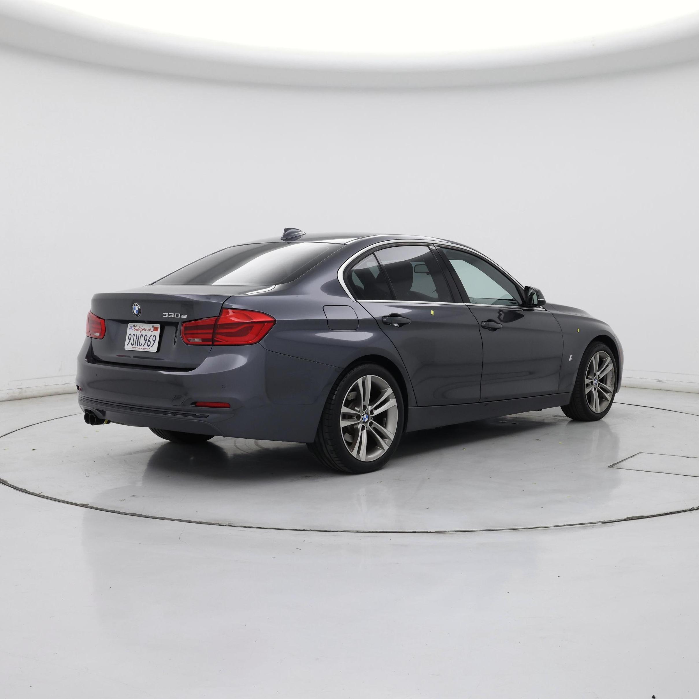Thumbnail: 2017 BMW 3 Series - 8