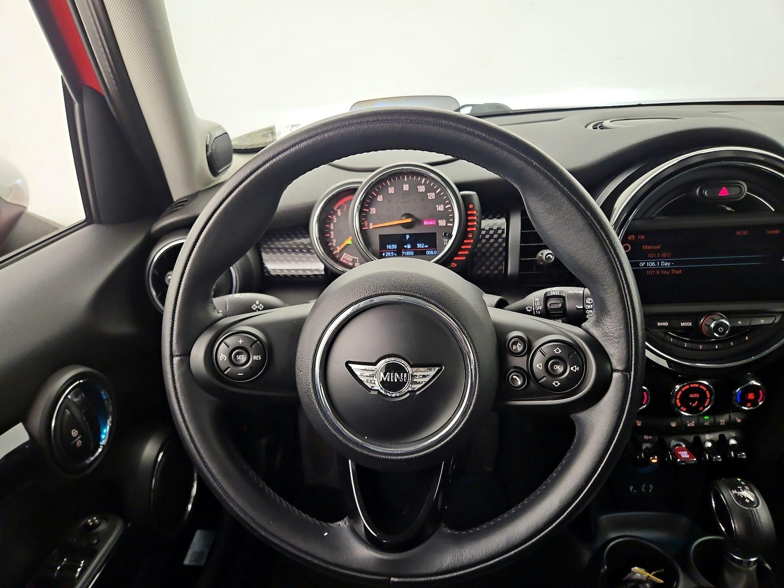 2015 MINI Cooper S - Photo 11