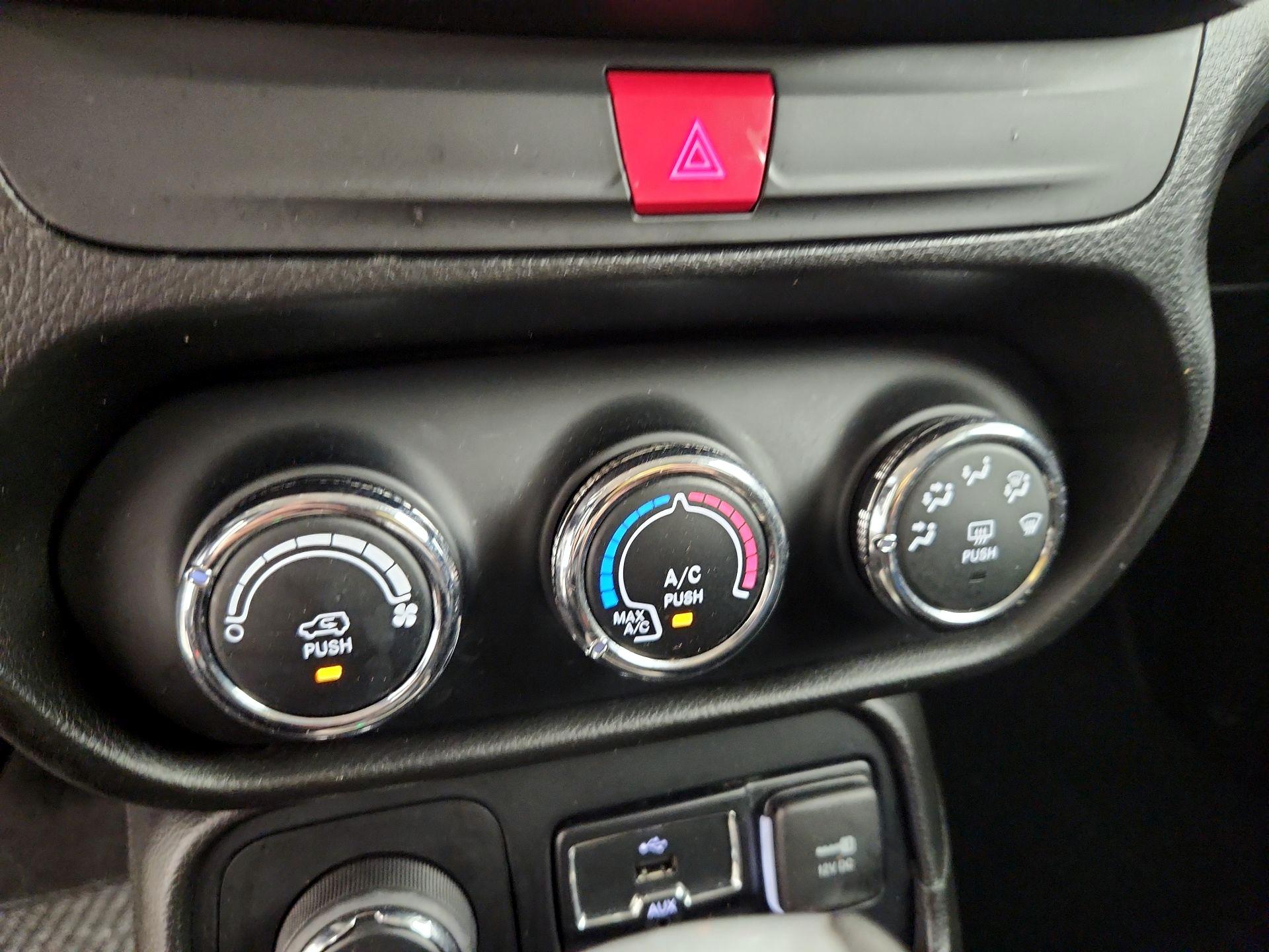 Thumbnail: 2017 Jeep Renegade - 16