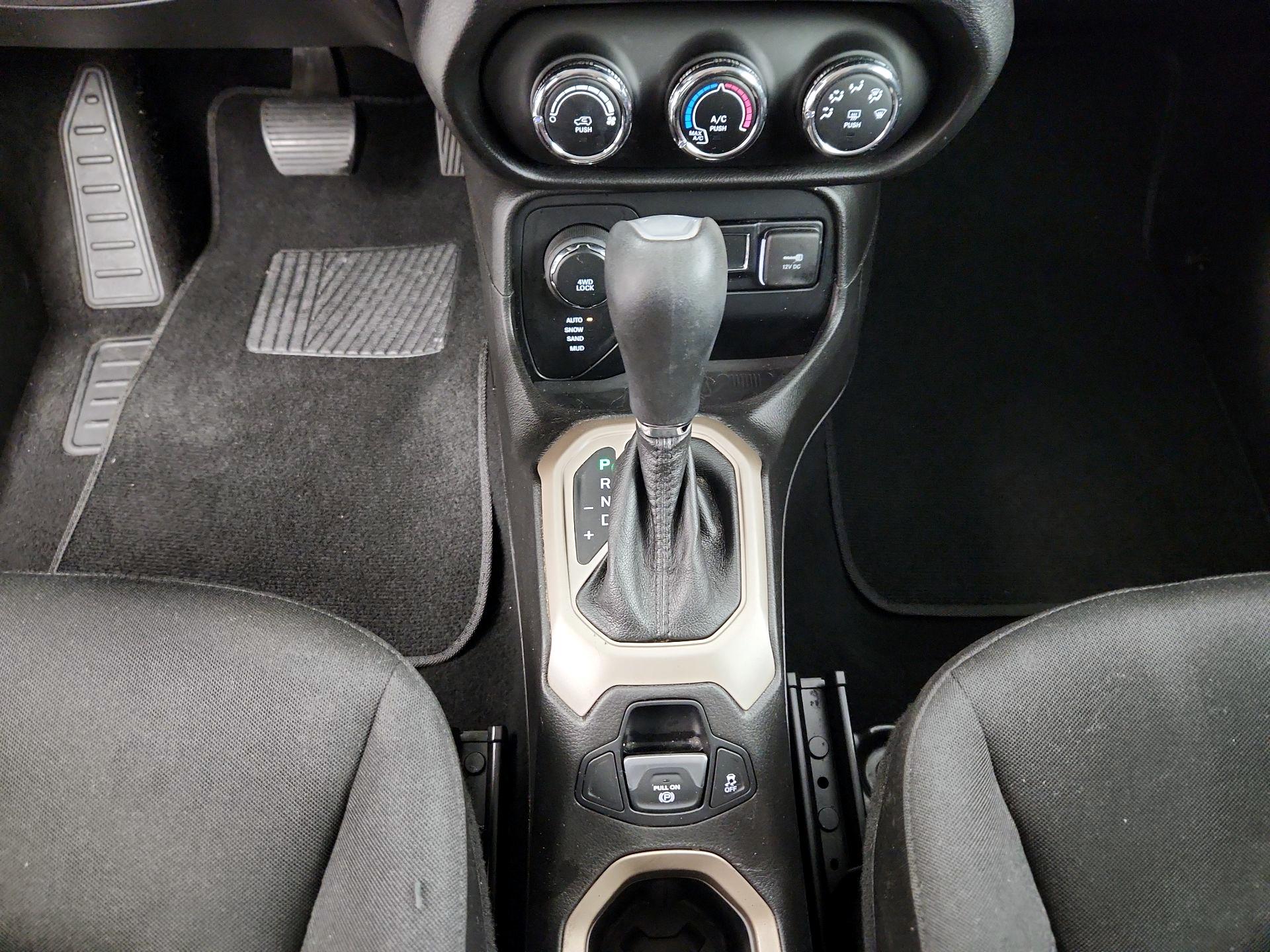 Thumbnail: 2017 Jeep Renegade - 17