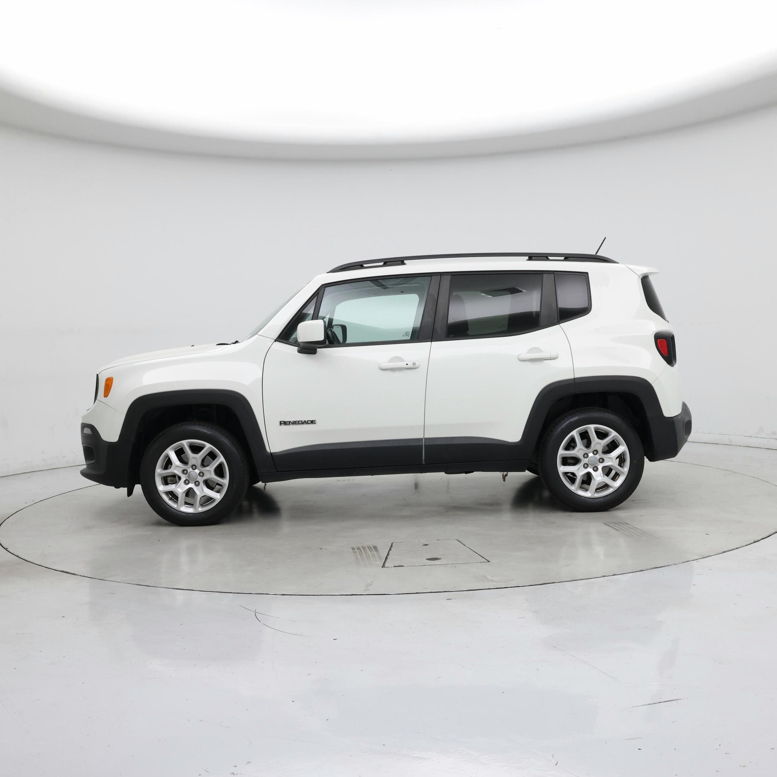Thumbnail: 2017 Jeep Renegade - 3