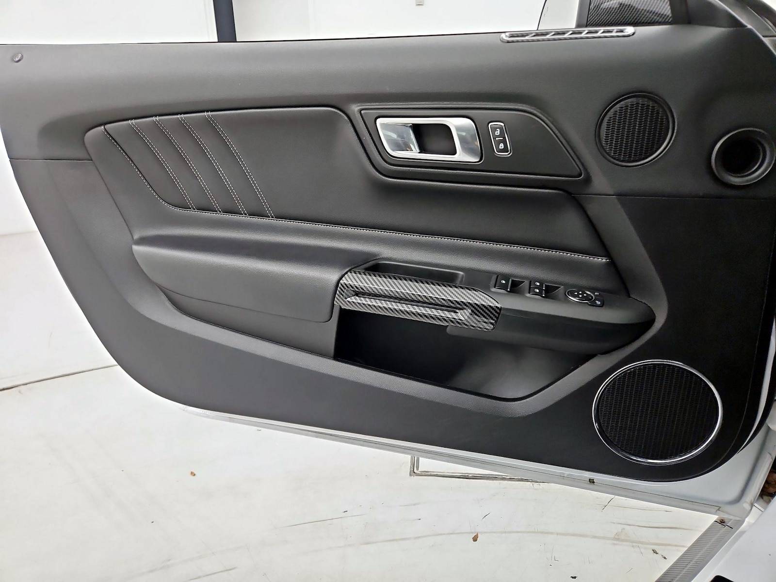 2022 Ford Mustang EcoBoost Premium - Photo 13