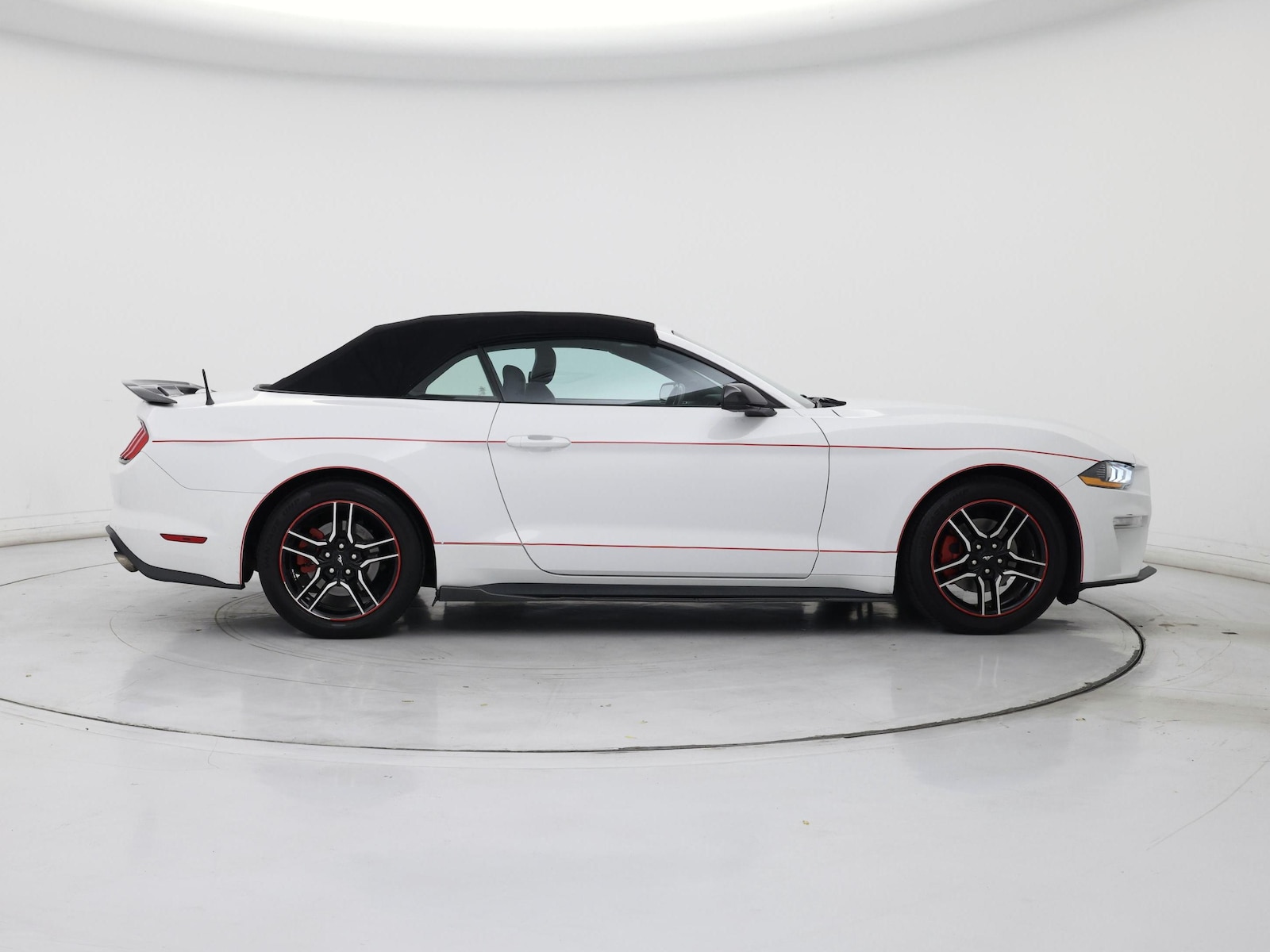 2022 Ford Mustang EcoBoost Premium - Photo 8