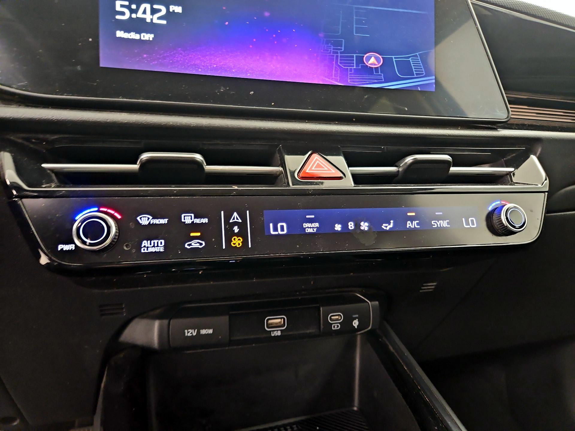 Thumbnail: 2023 Kia Niro - 14