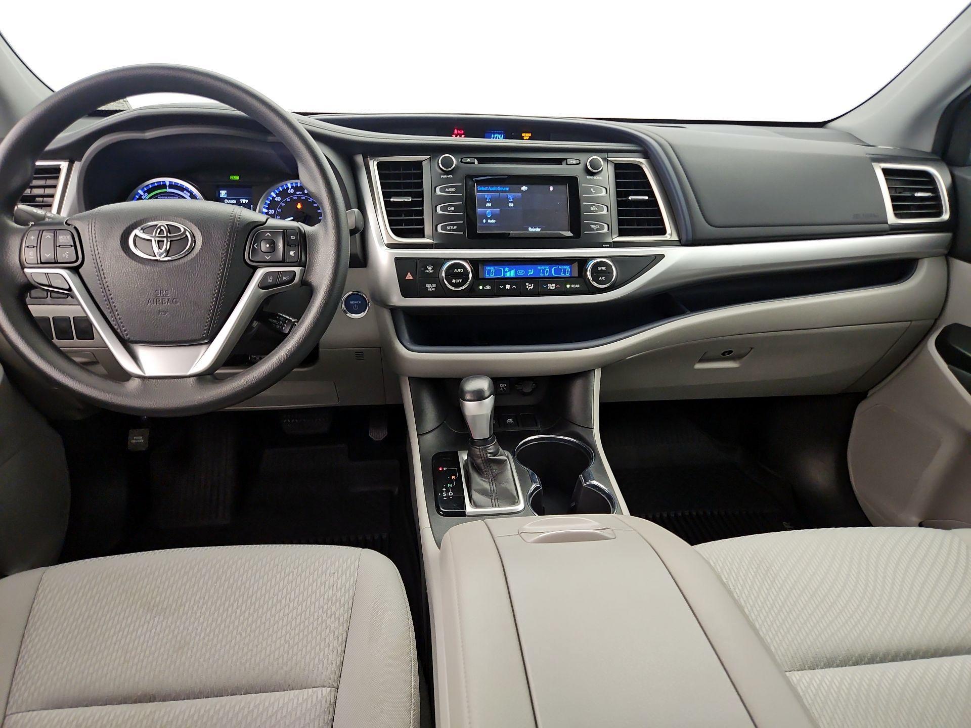 Thumbnail: 2019 Toyota Highlander - 9