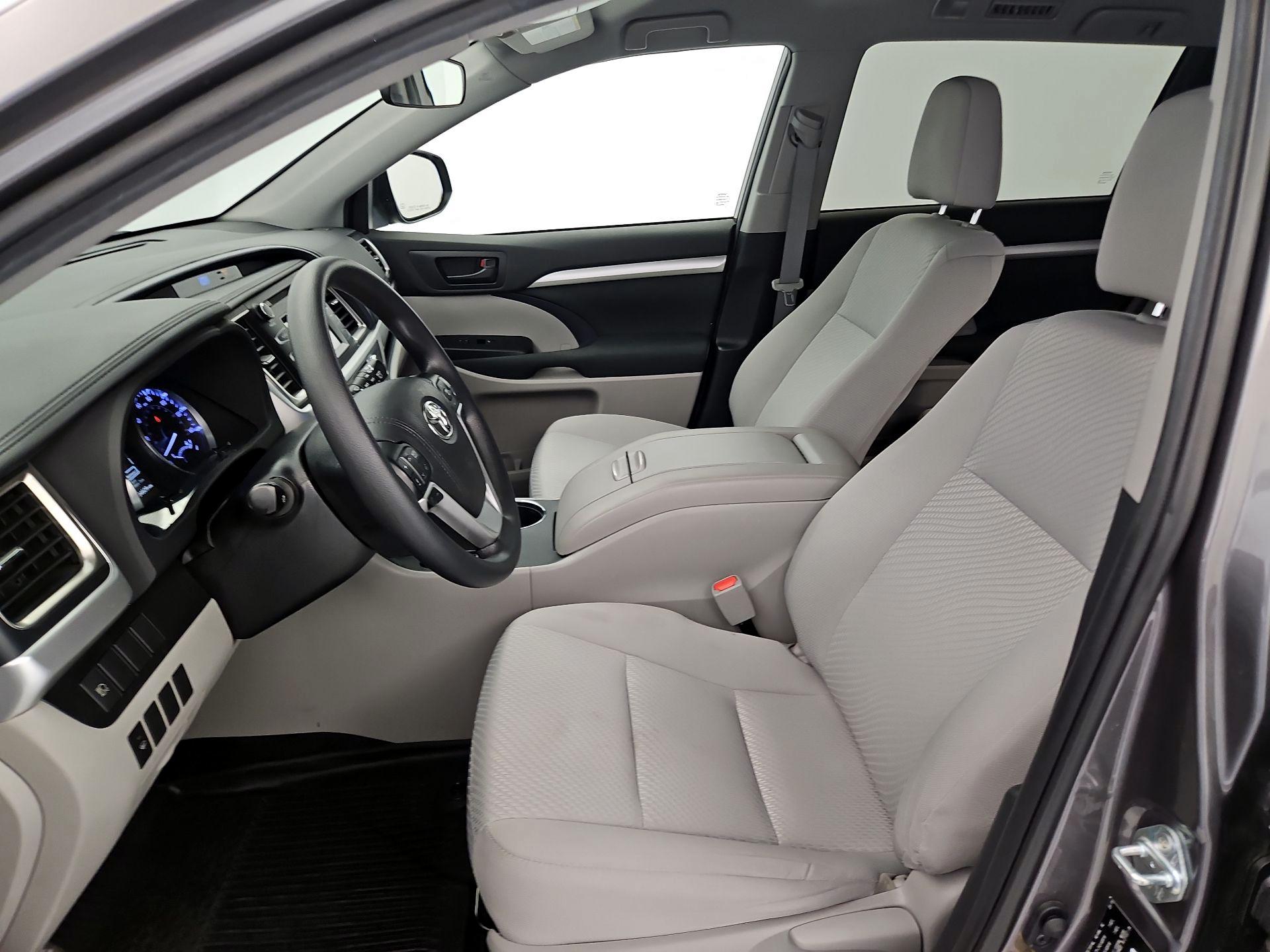 Thumbnail: 2019 Toyota Highlander - 11
