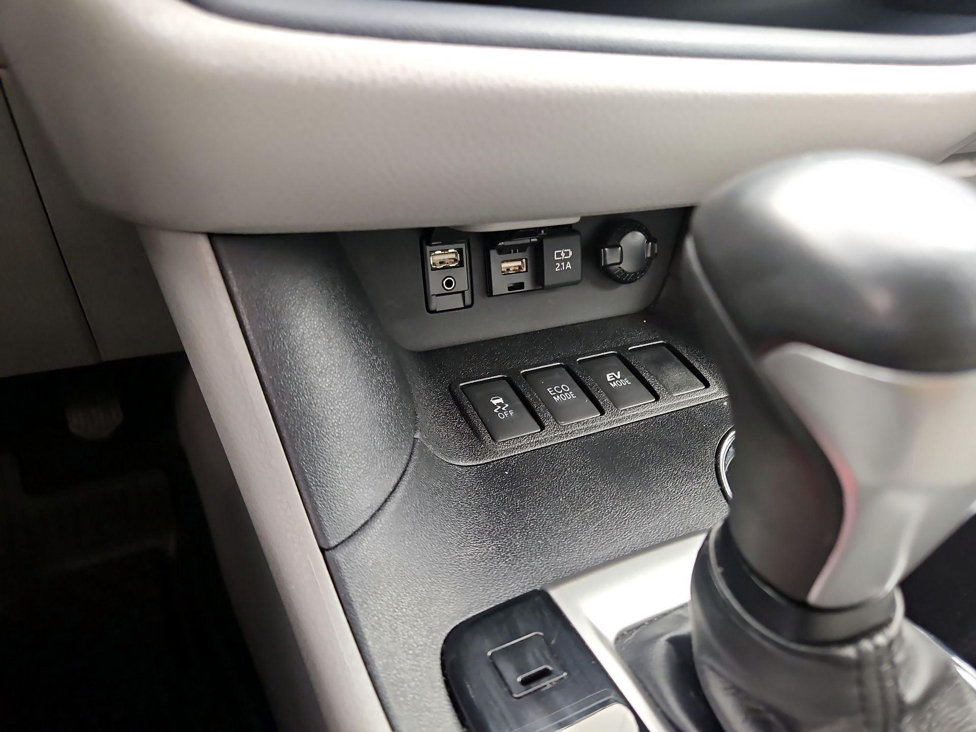 Thumbnail: 2019 Toyota Highlander - 18