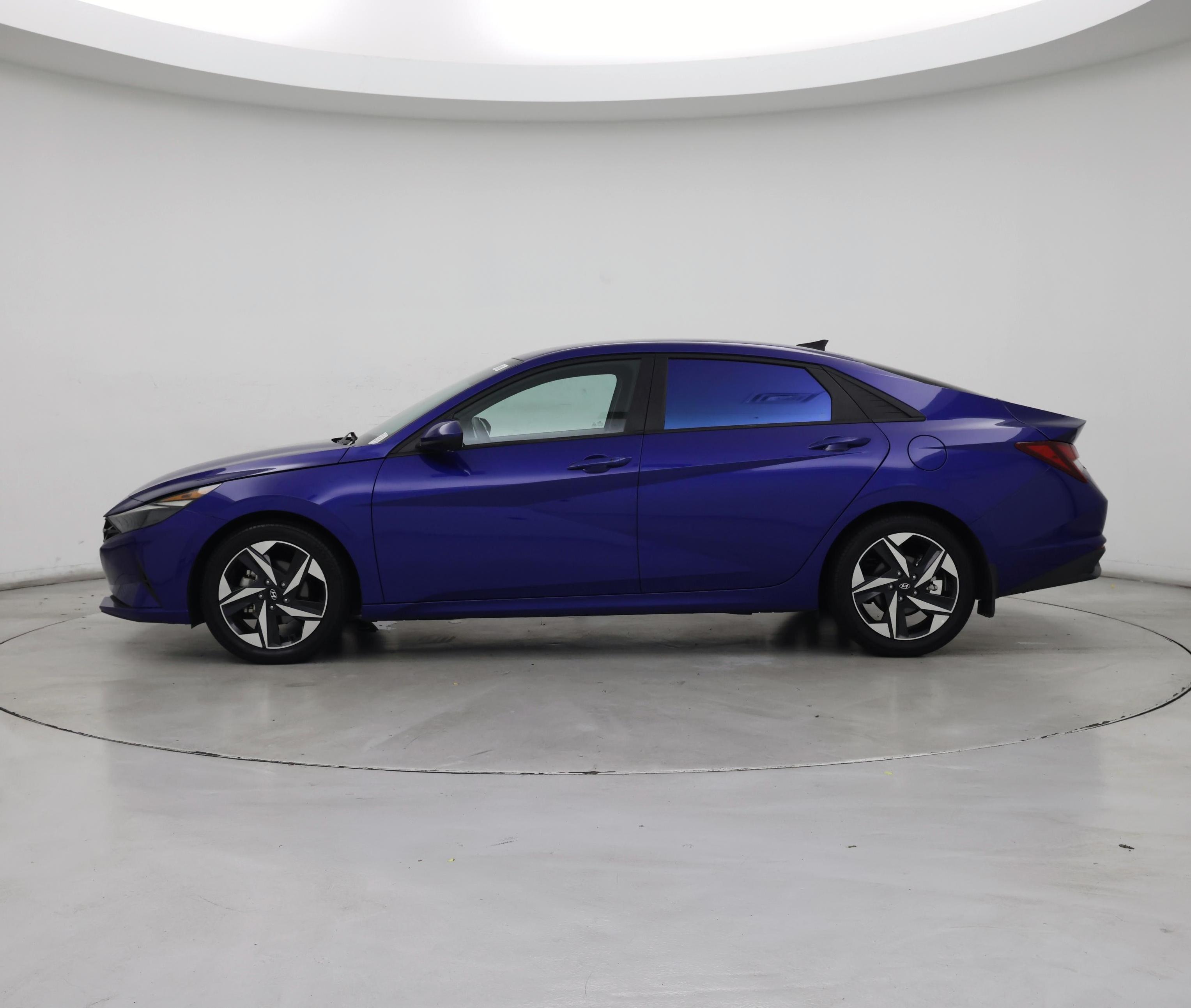 Thumbnail: 2023 Hyundai Elantra - 3