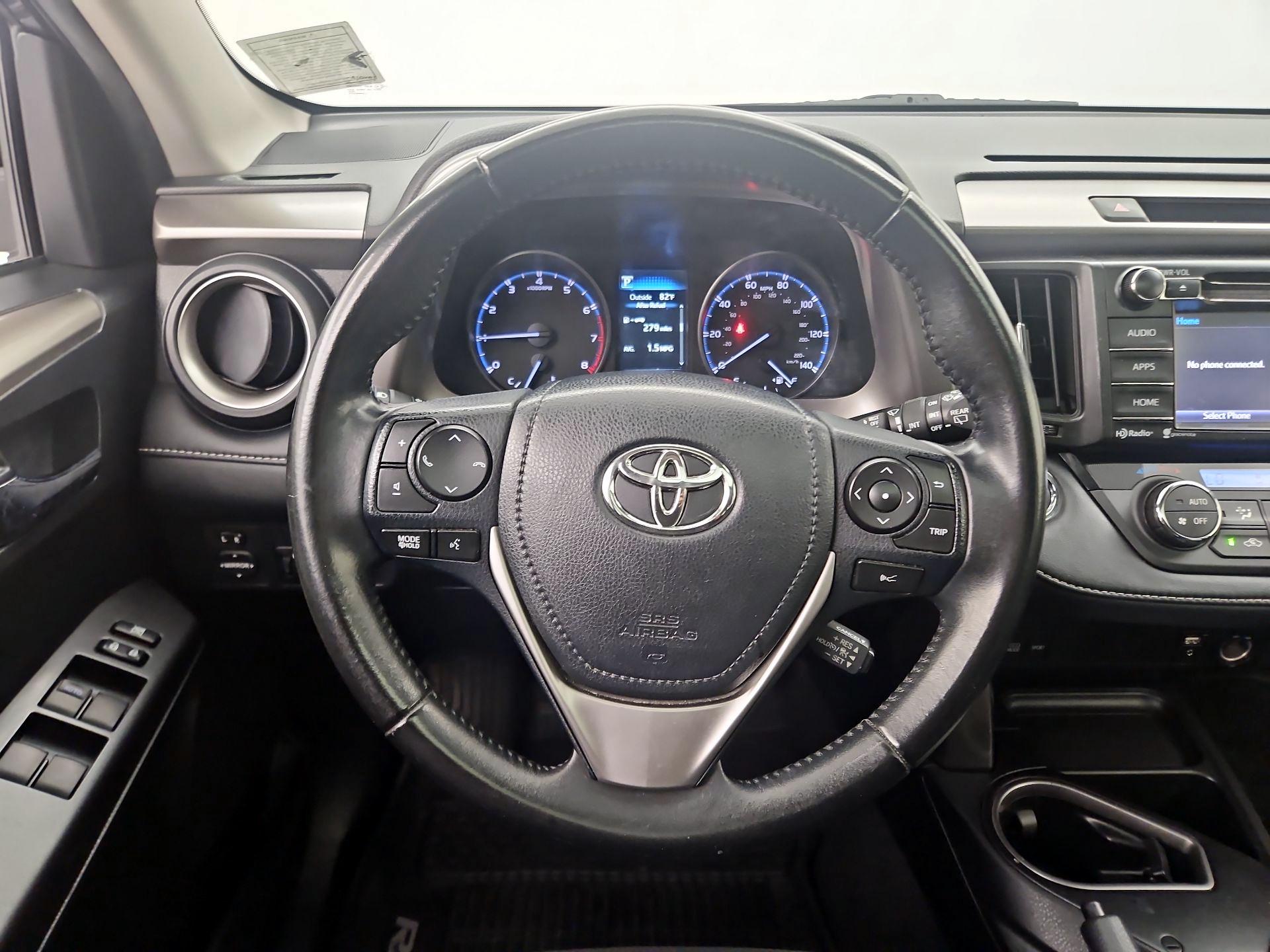 Thumbnail: 2018 Toyota RAV4 - 10