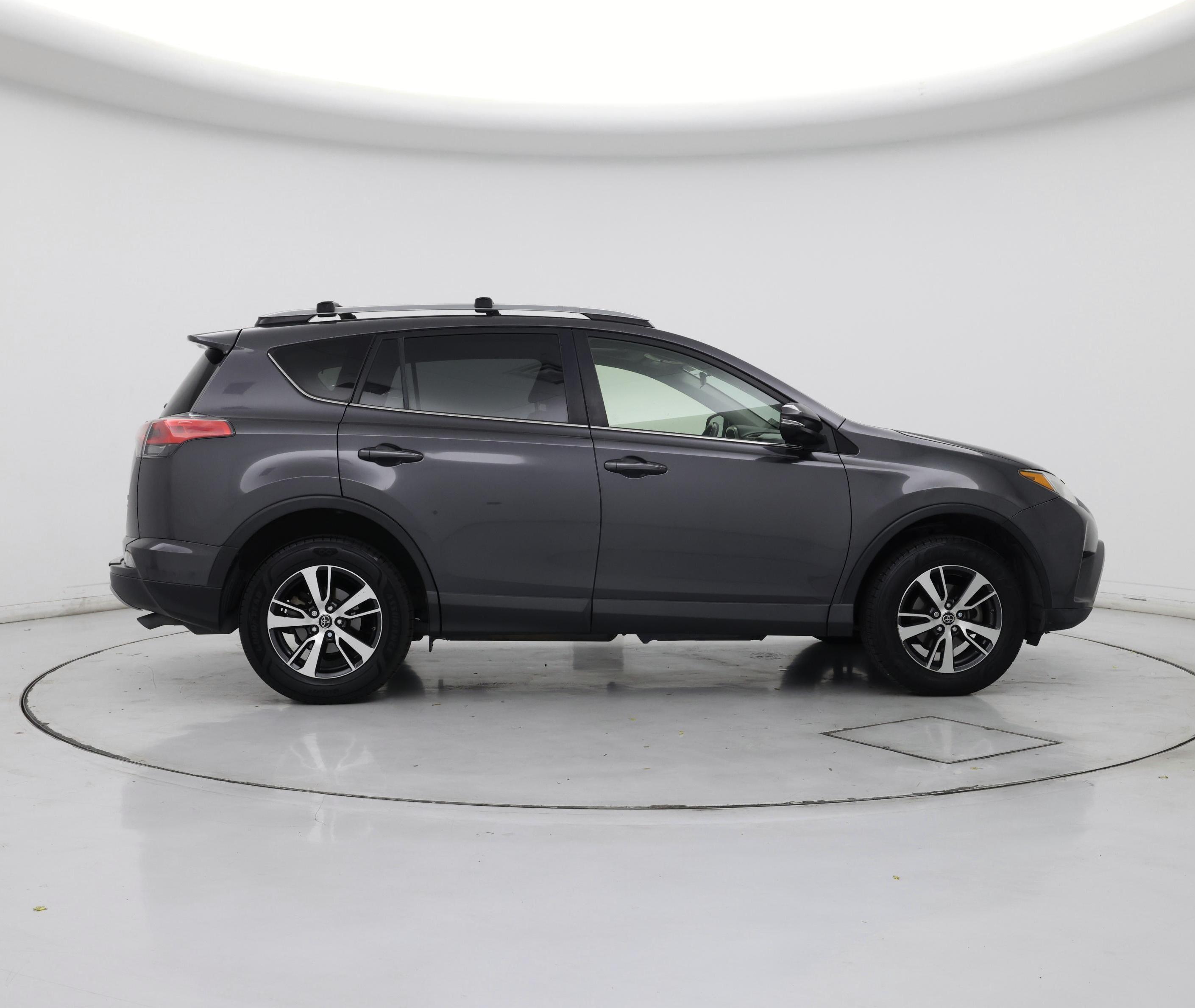Thumbnail: 2018 Toyota RAV4 - 7