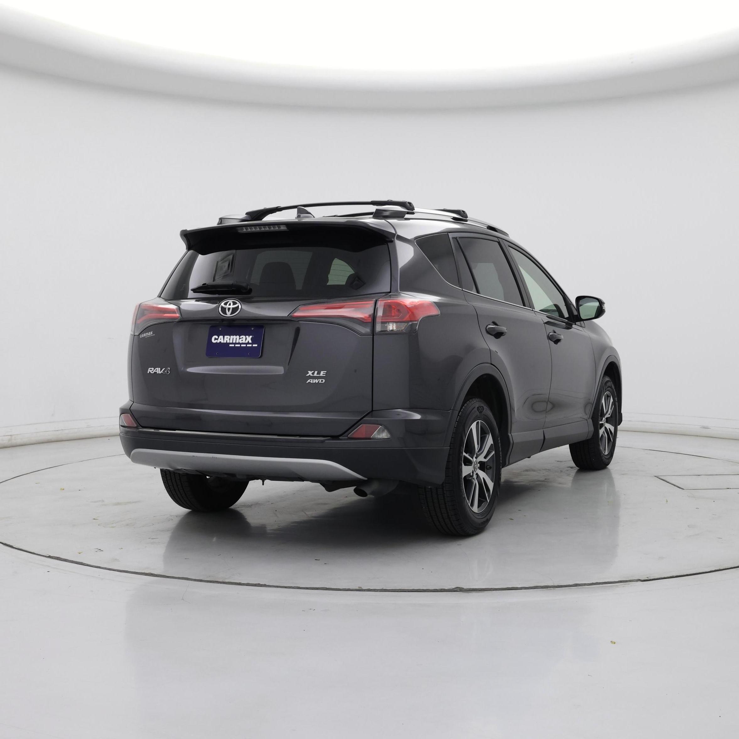 Thumbnail: 2018 Toyota RAV4 - 8