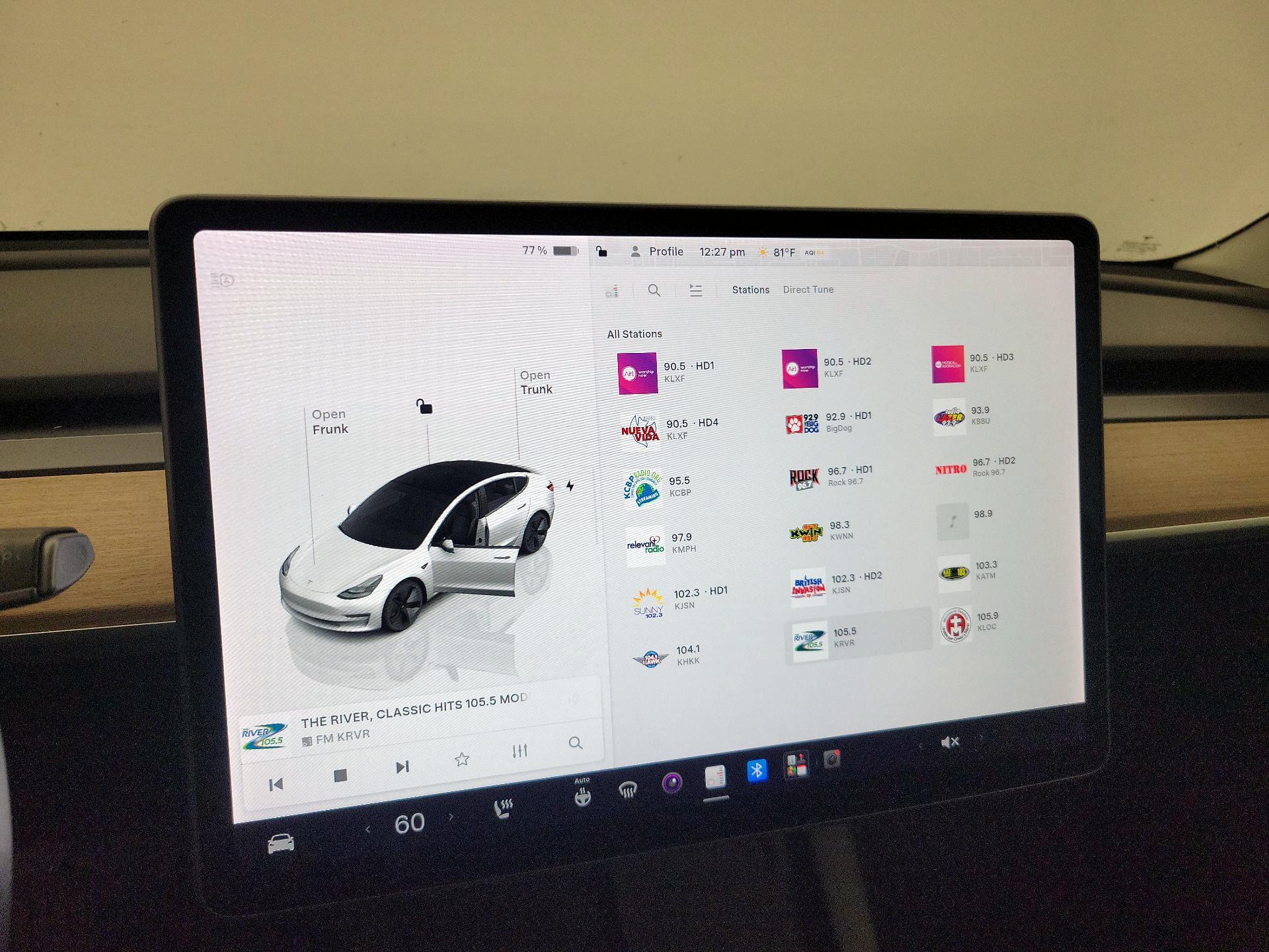 Thumbnail: 2022 Tesla Model 3 - 15