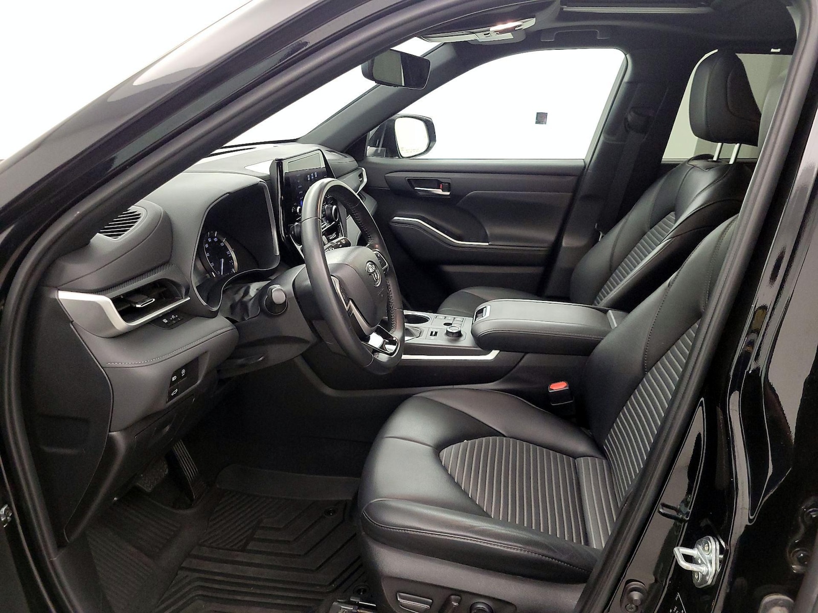 2024 Toyota Highlander XSE - Photo 12