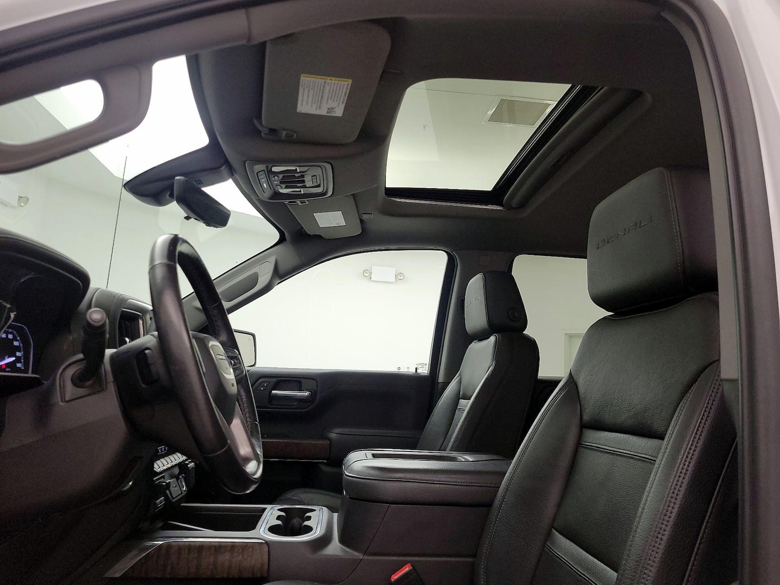 Sunroof(s) & Overhead Airbags