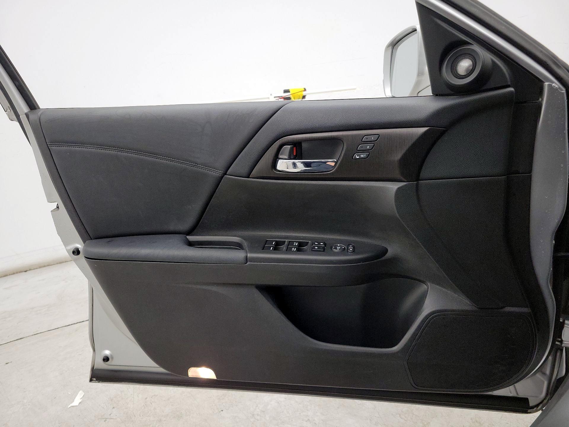 Thumbnail: 2015 Honda Accord - 12