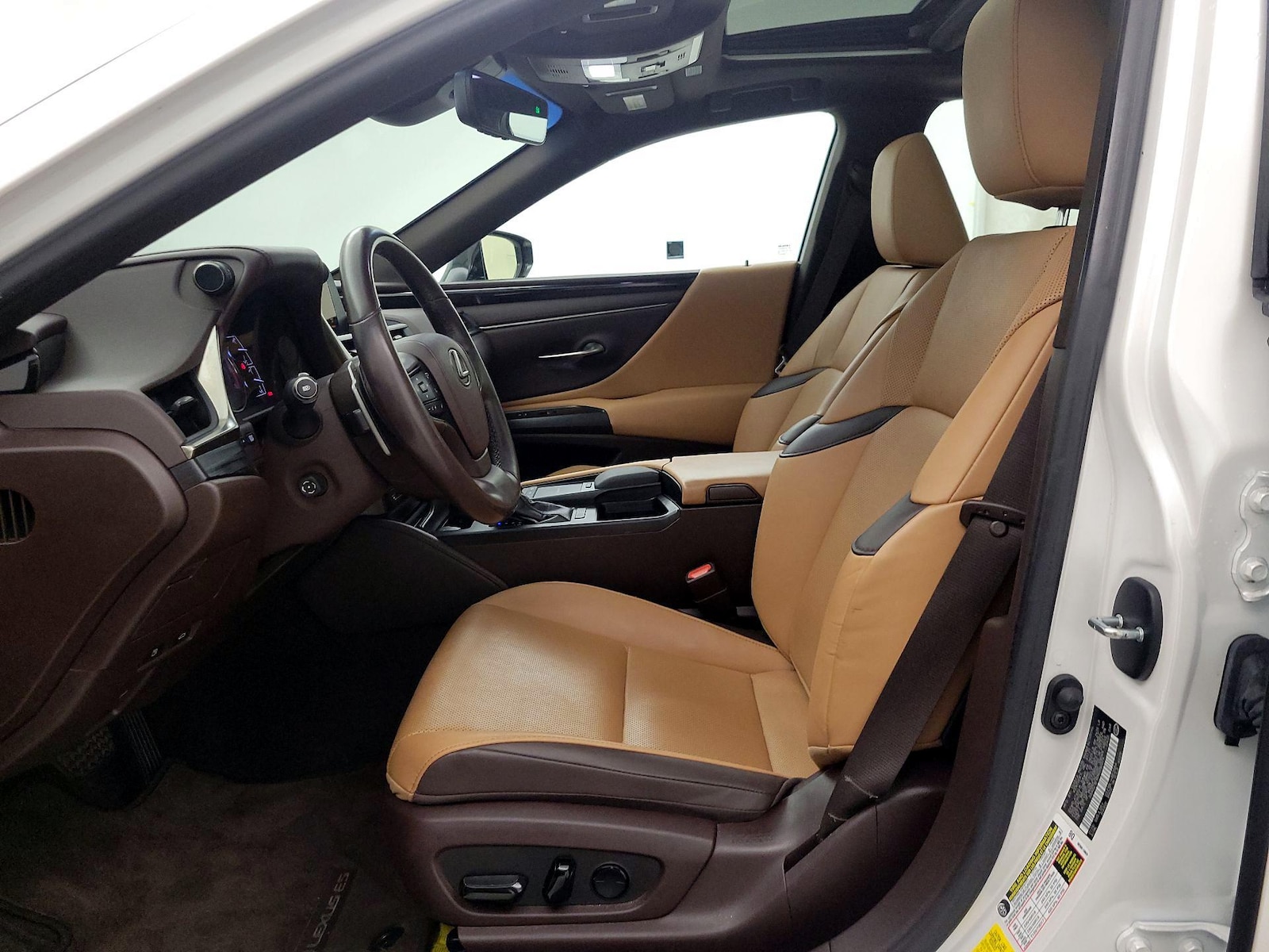 2021 Lexus ES 350 - Photo 12