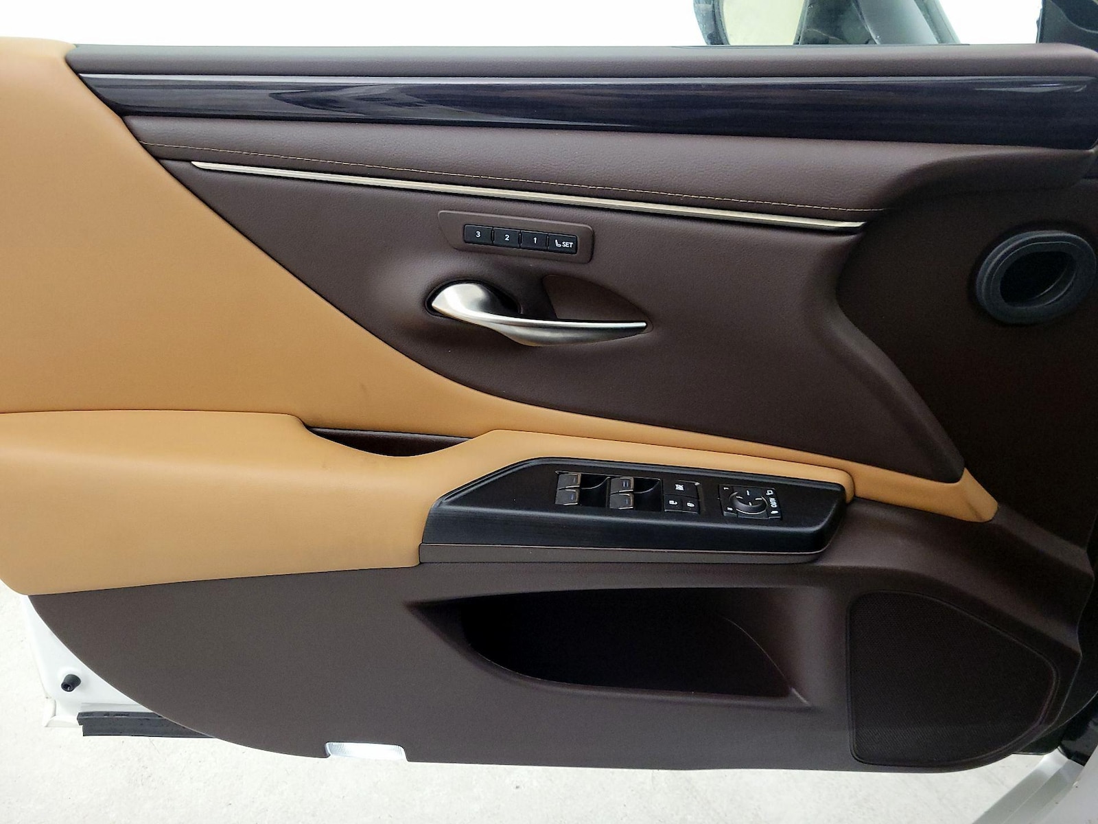 2021 Lexus ES 350 - Photo 13