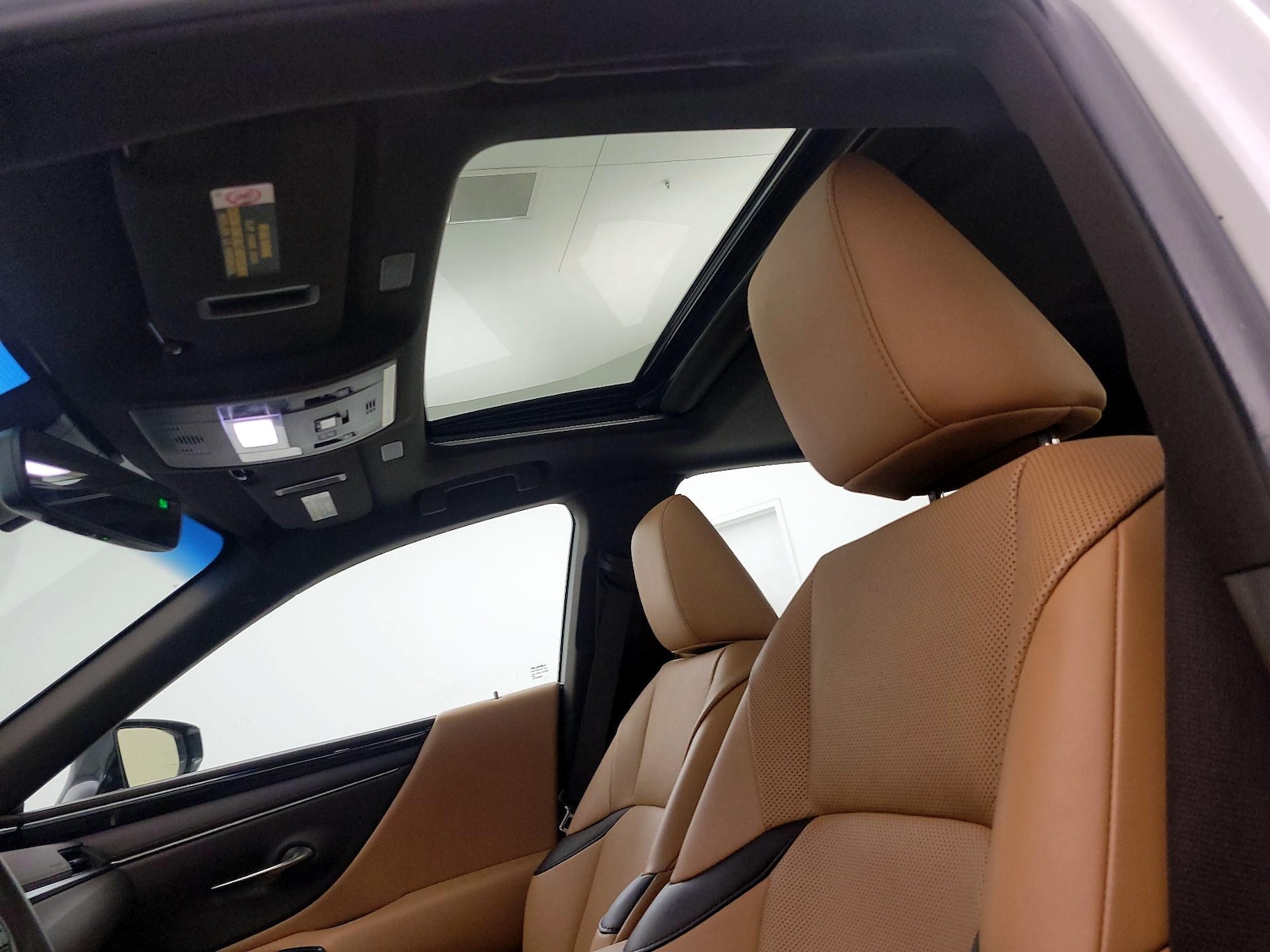 2021 Lexus ES 350 - Photo 20