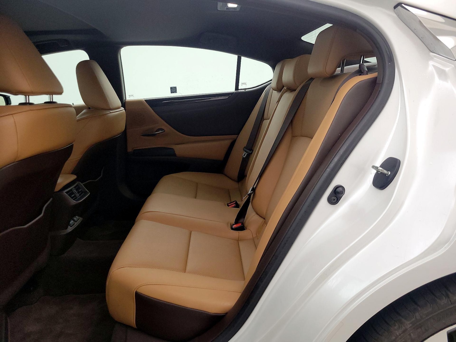 2021 Lexus ES 350 - Photo 21