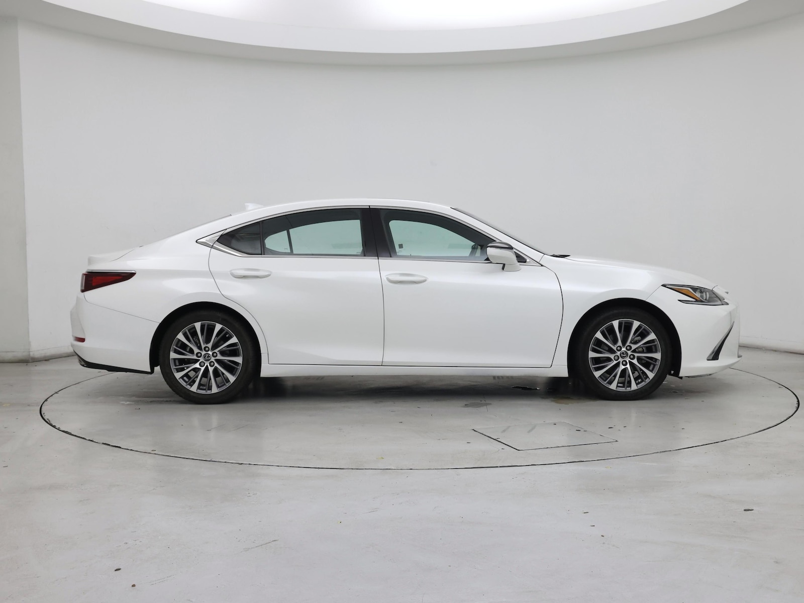 2021 Lexus ES 350 - Photo 8