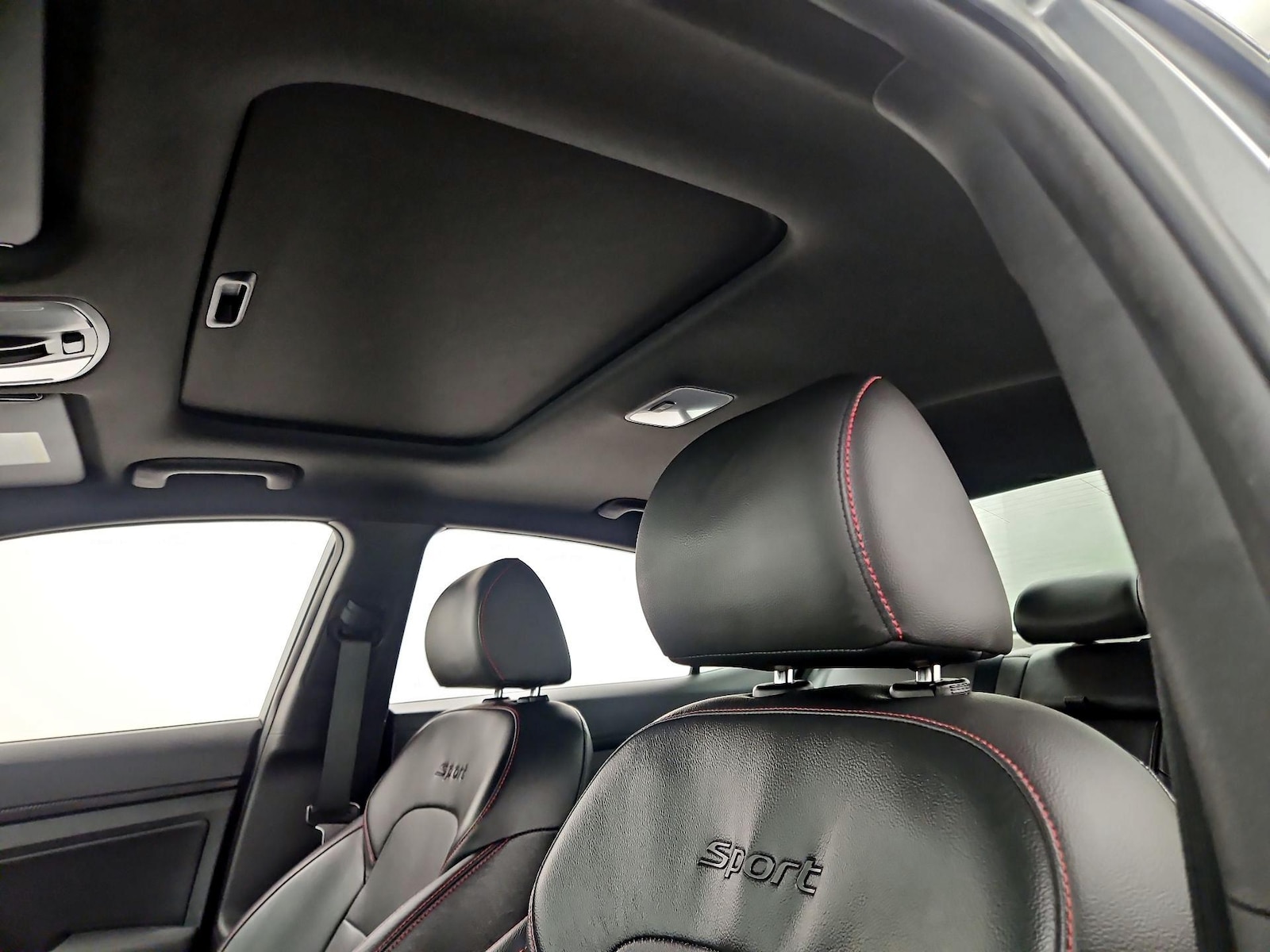Sunroof(s) & Overhead Airbags