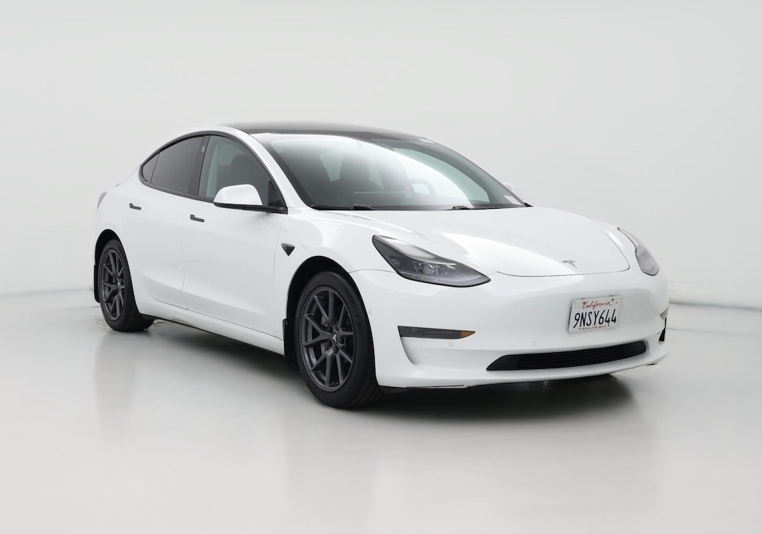 2021 Tesla Model 3 Standard Range Plus in White — CarMax photo