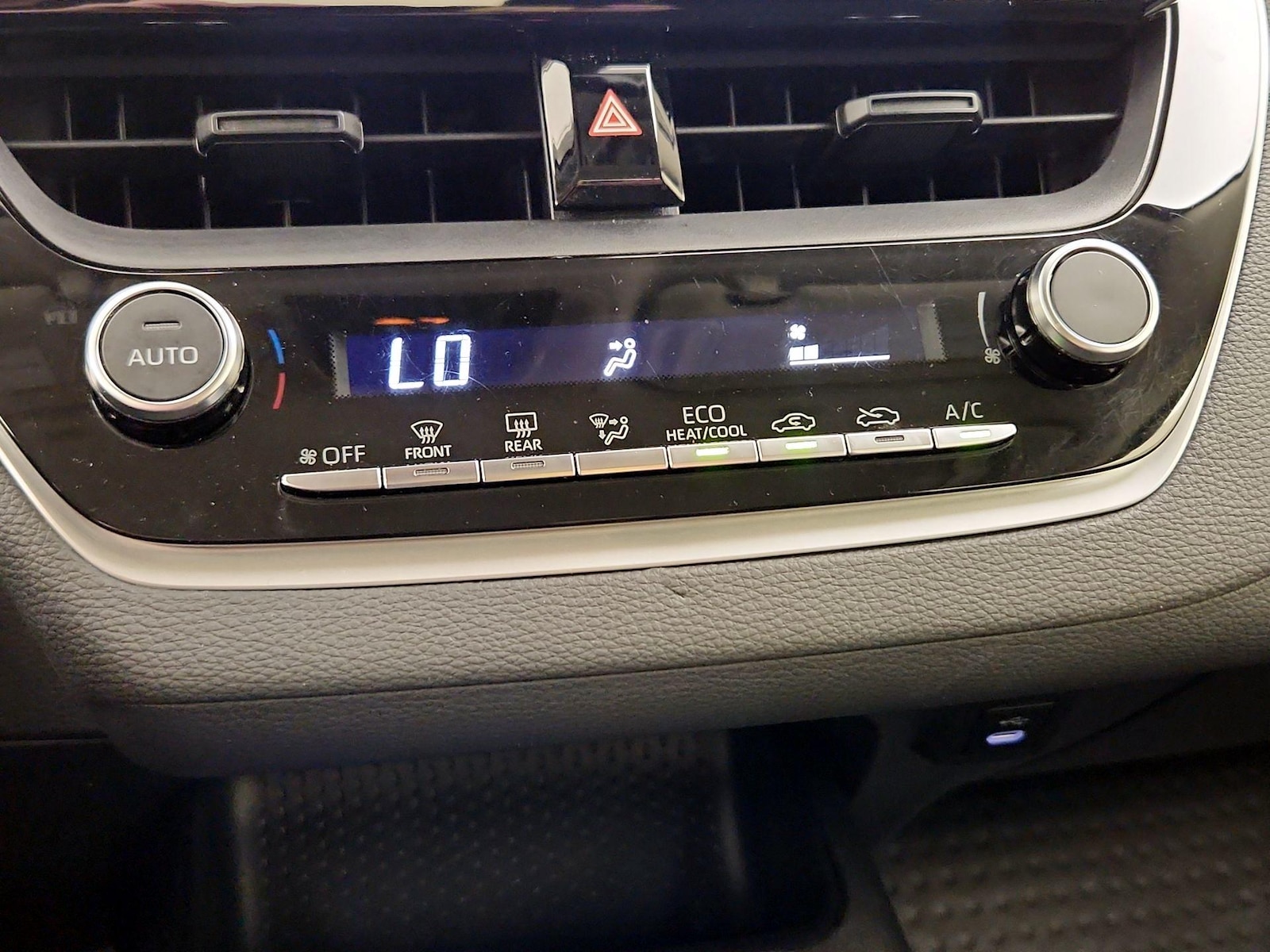 2023 Toyota Corolla LE - Photo 18