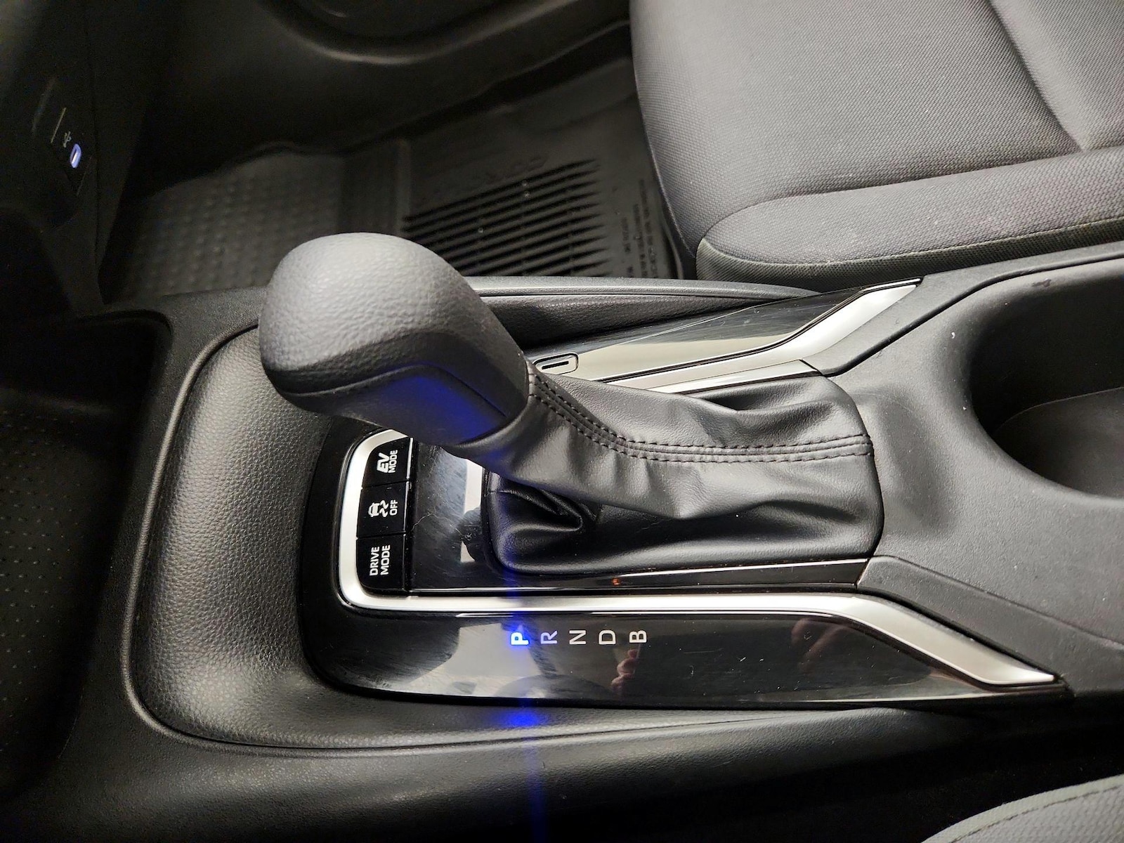 2023 Toyota Corolla LE - Photo 19