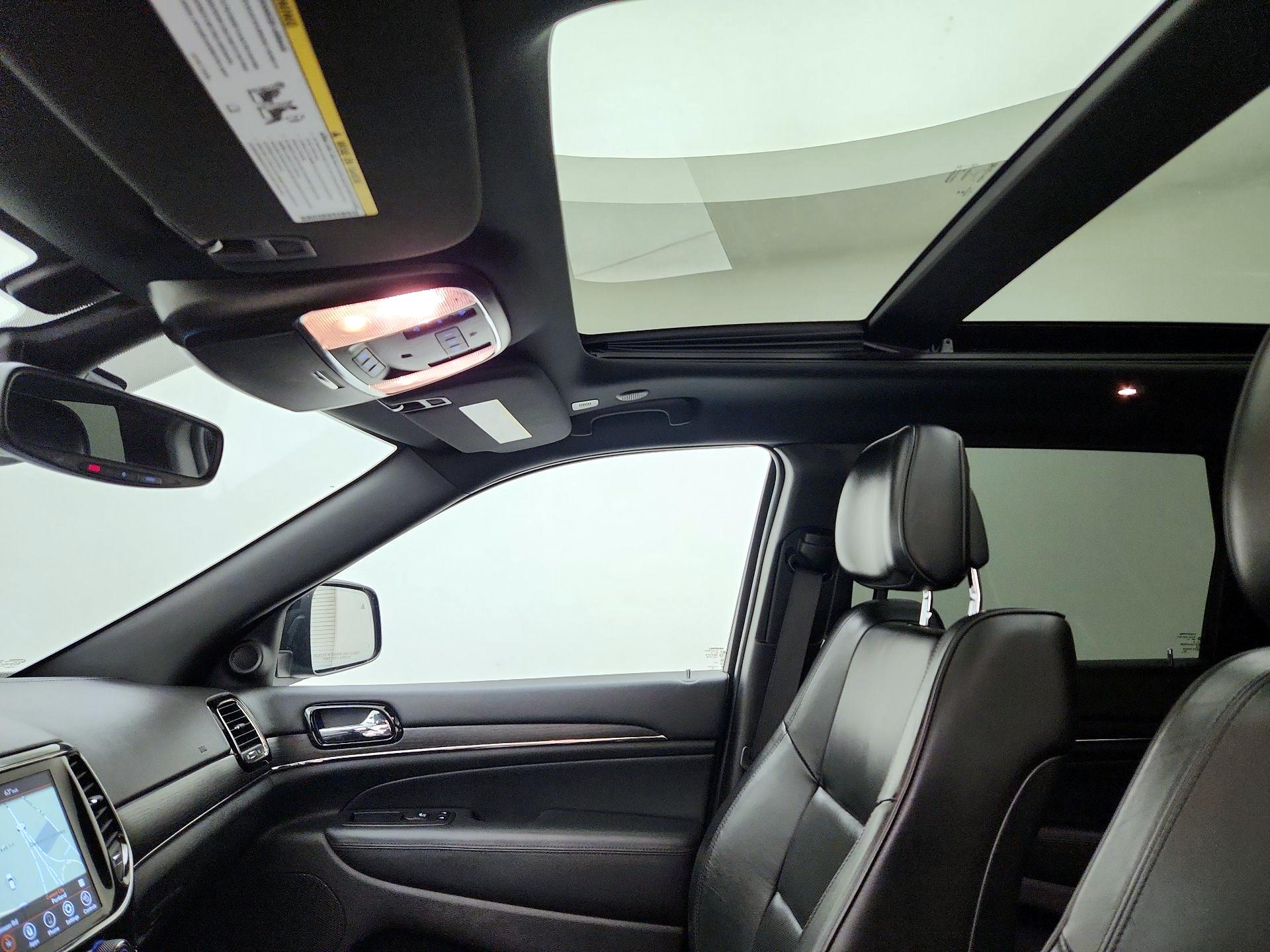 Thumbnail: 2021 Jeep Grand Cherokee - 20