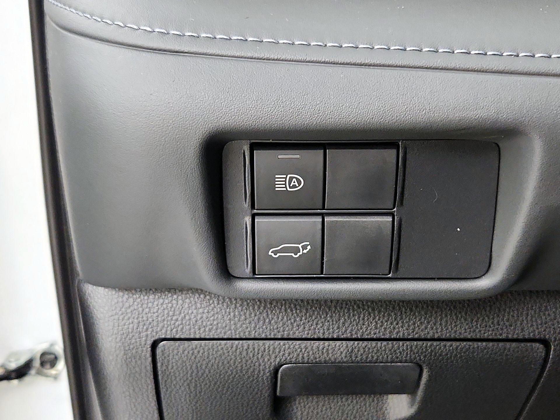 Thumbnail: 2021 Toyota Highlander - 13