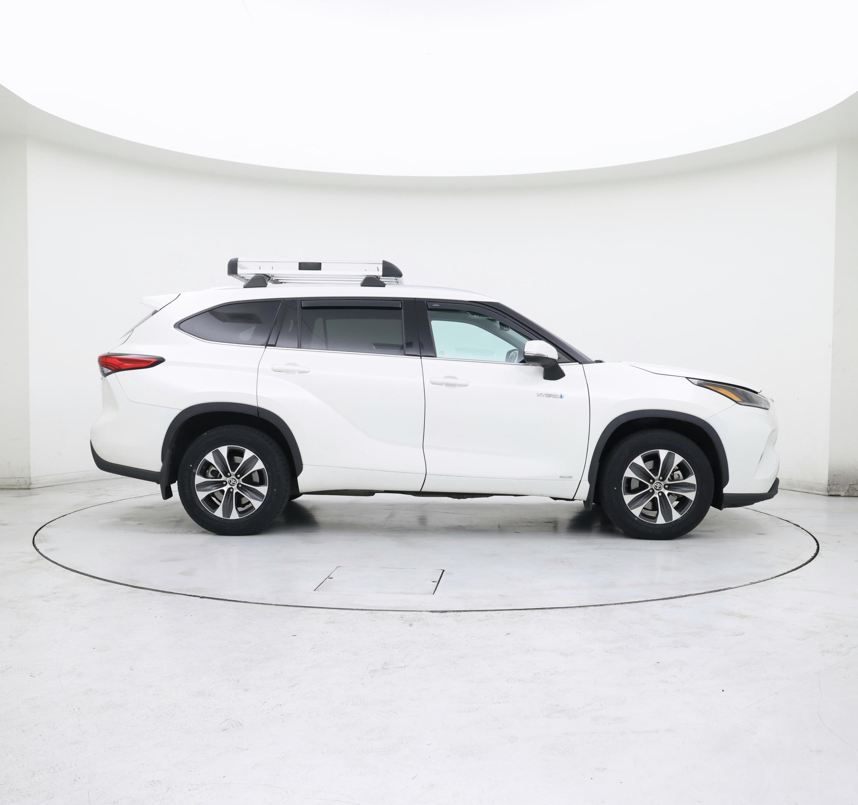 Thumbnail: 2021 Toyota Highlander - 7