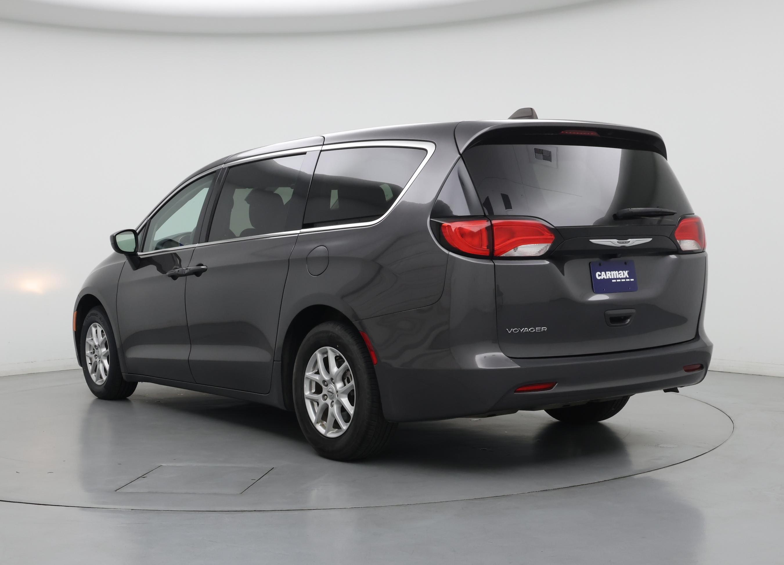 Thumbnail: 2023 Chrysler Voyager - 2